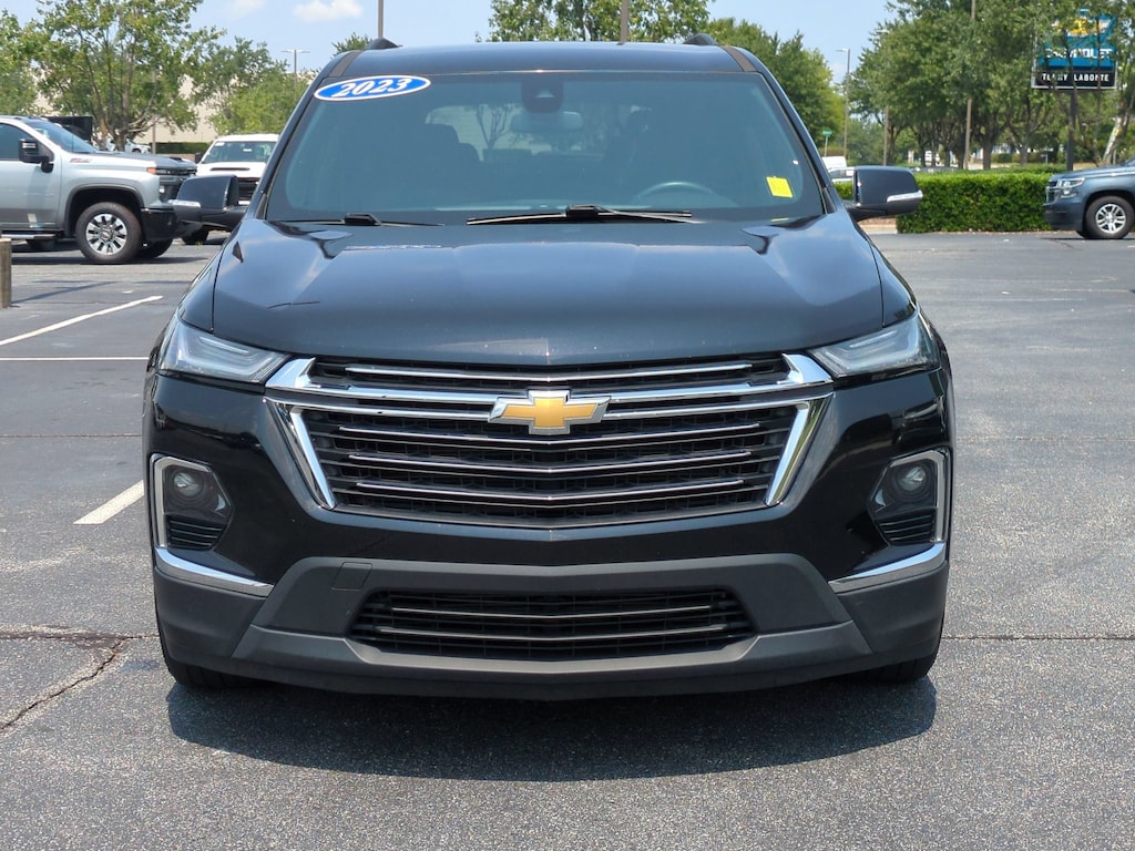 Used 2023 Chevrolet Traverse LT Cloth SUV