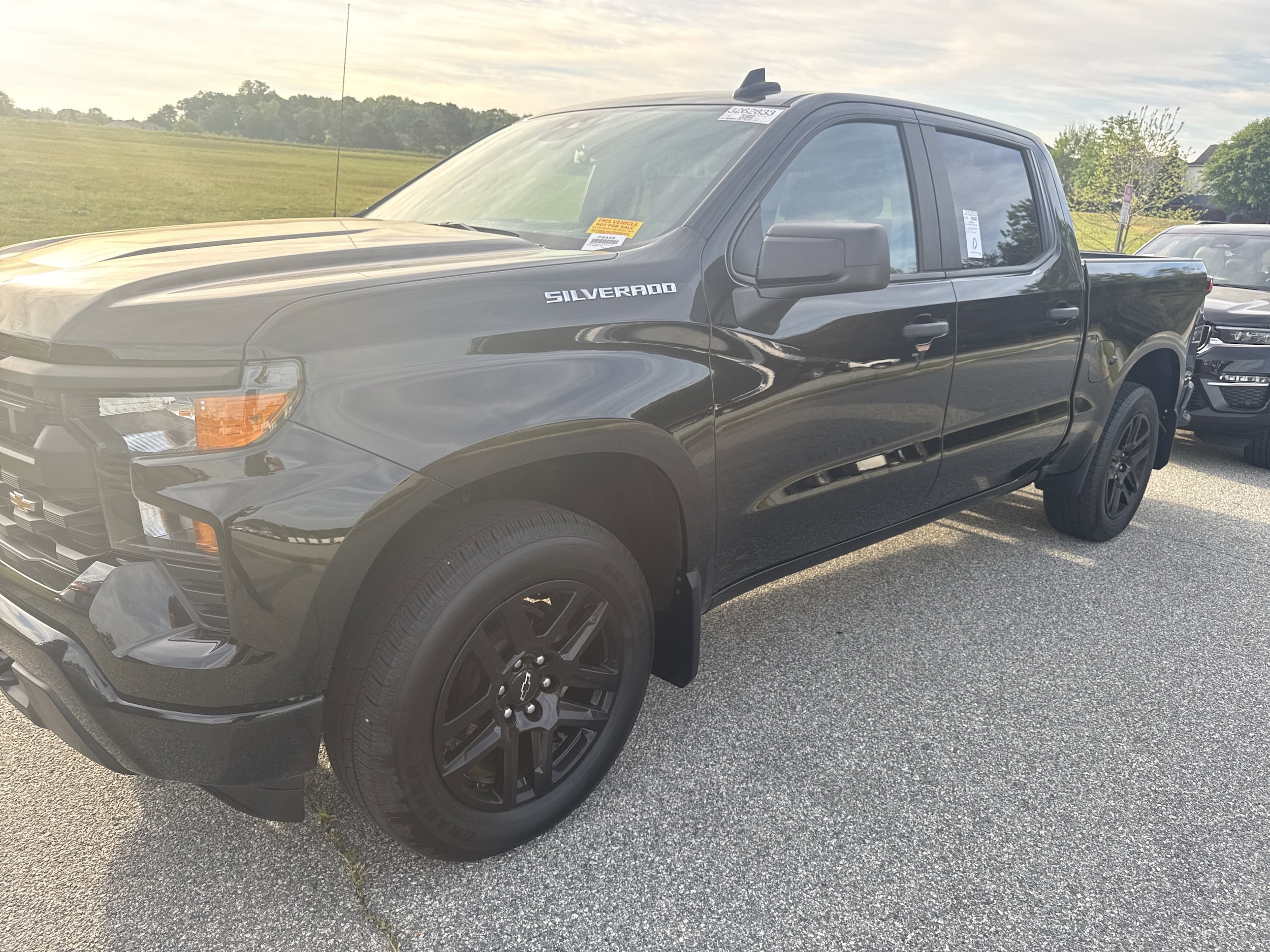 2023 Chevrolet Silverado 1500 Custom photo 5