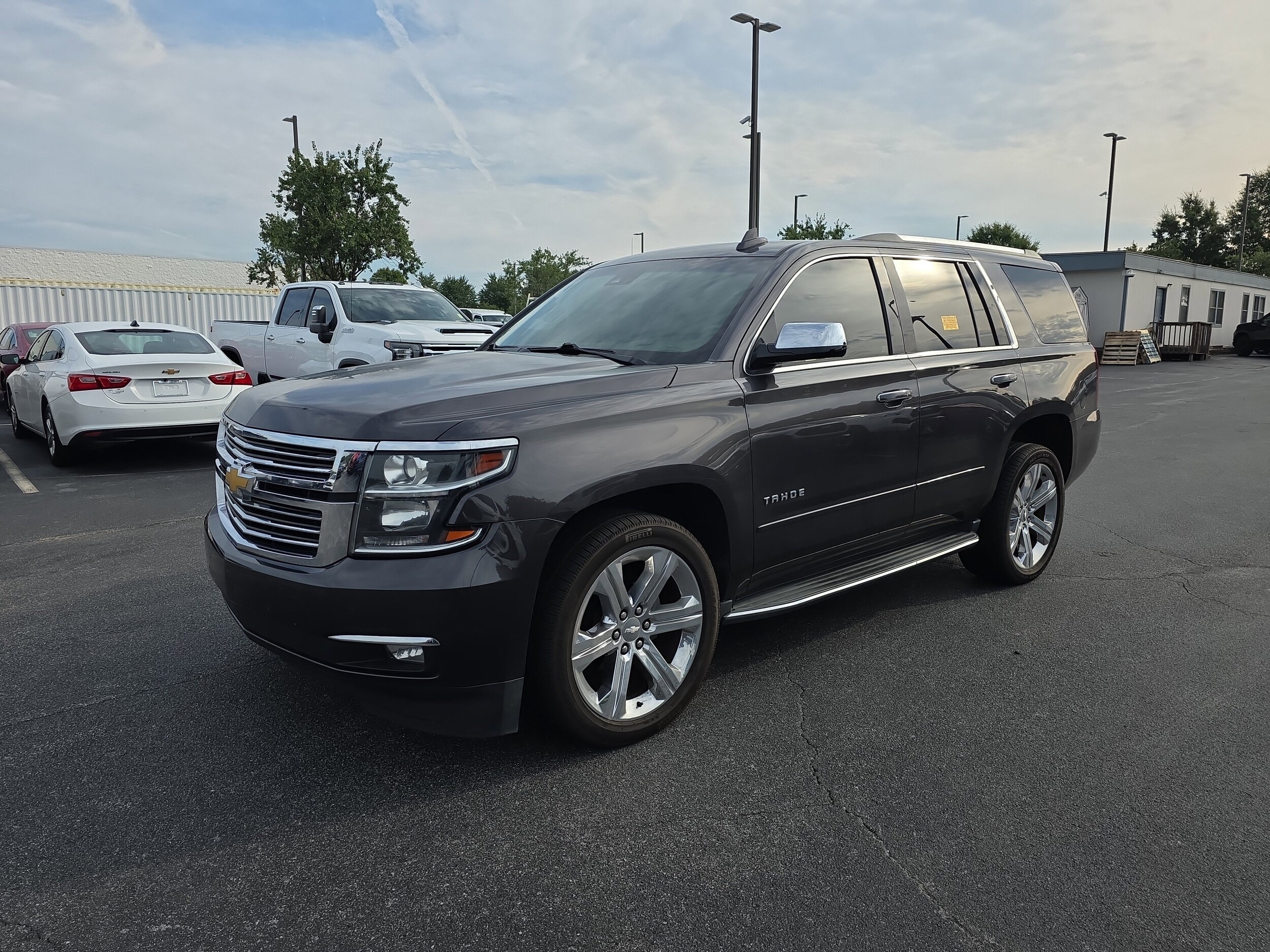 2017 Chevrolet Tahoe Premier photo 2