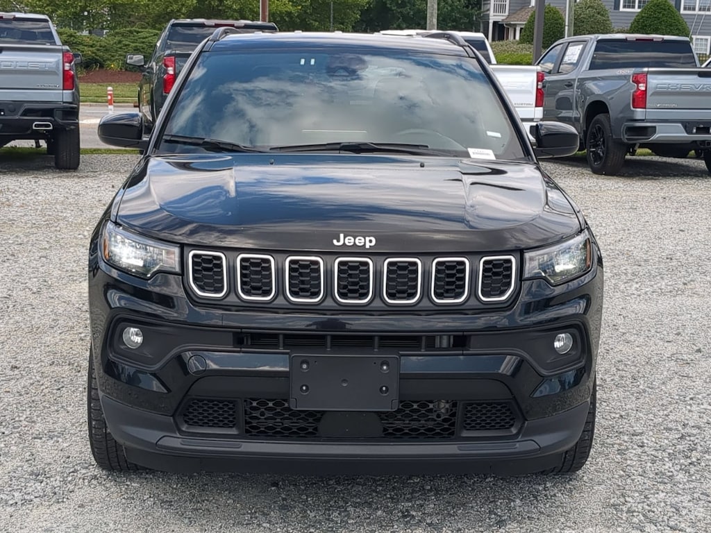 Used 2024 Jeep Compass Latitude SUV