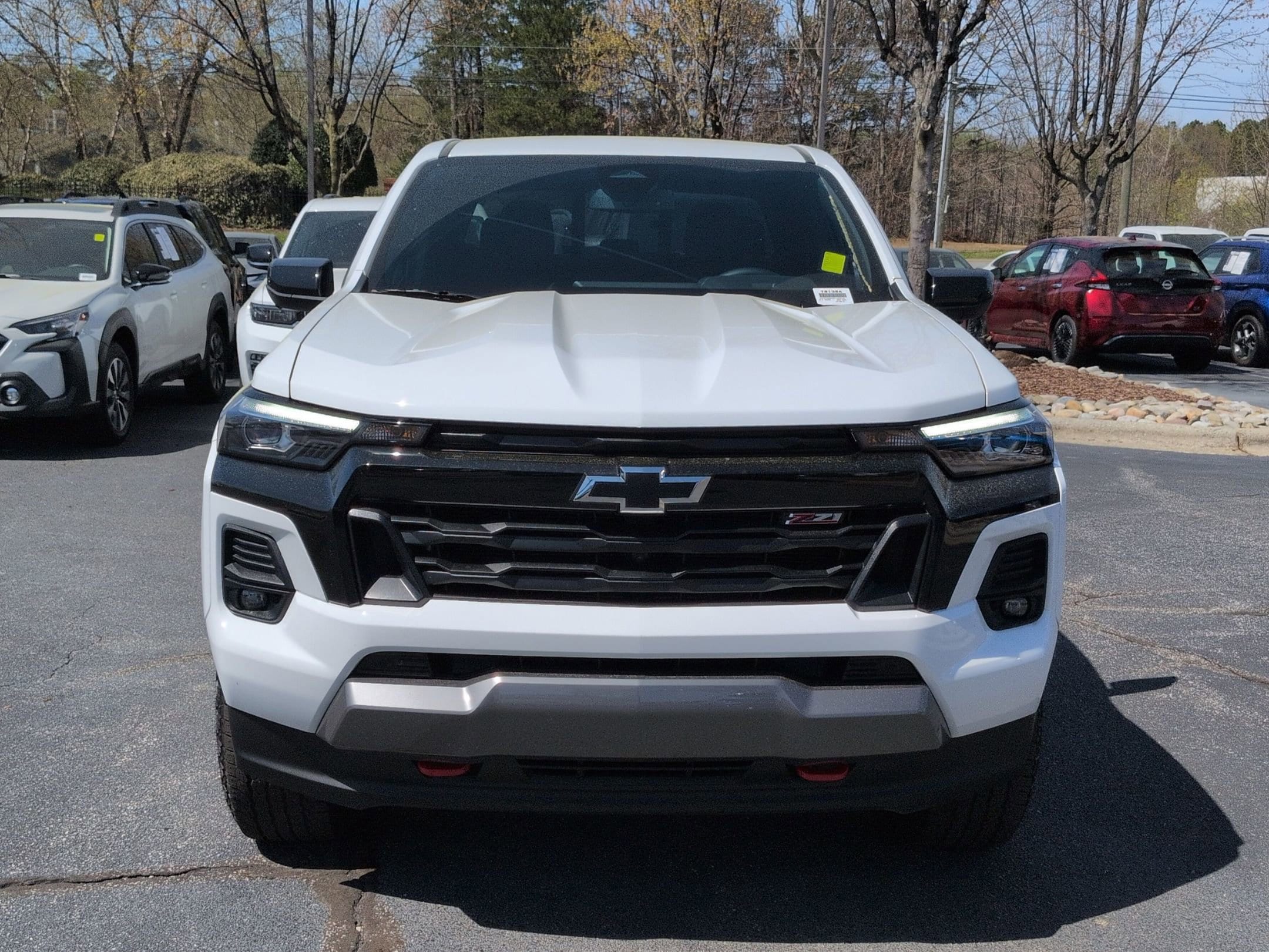 2024 Chevrolet Colorado 4WD Z71 photo 2