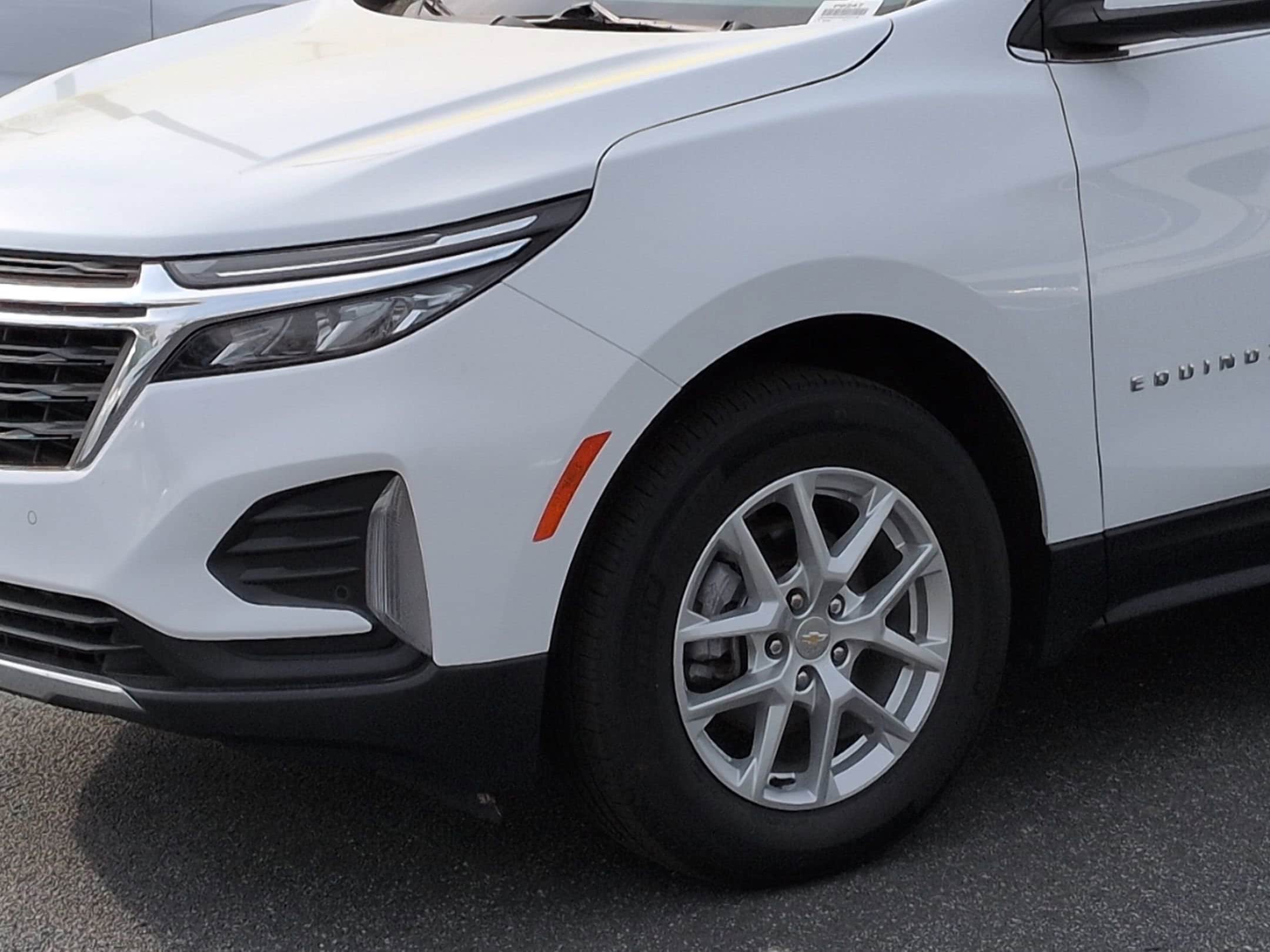 2023 Chevrolet Equinox LT photo 5