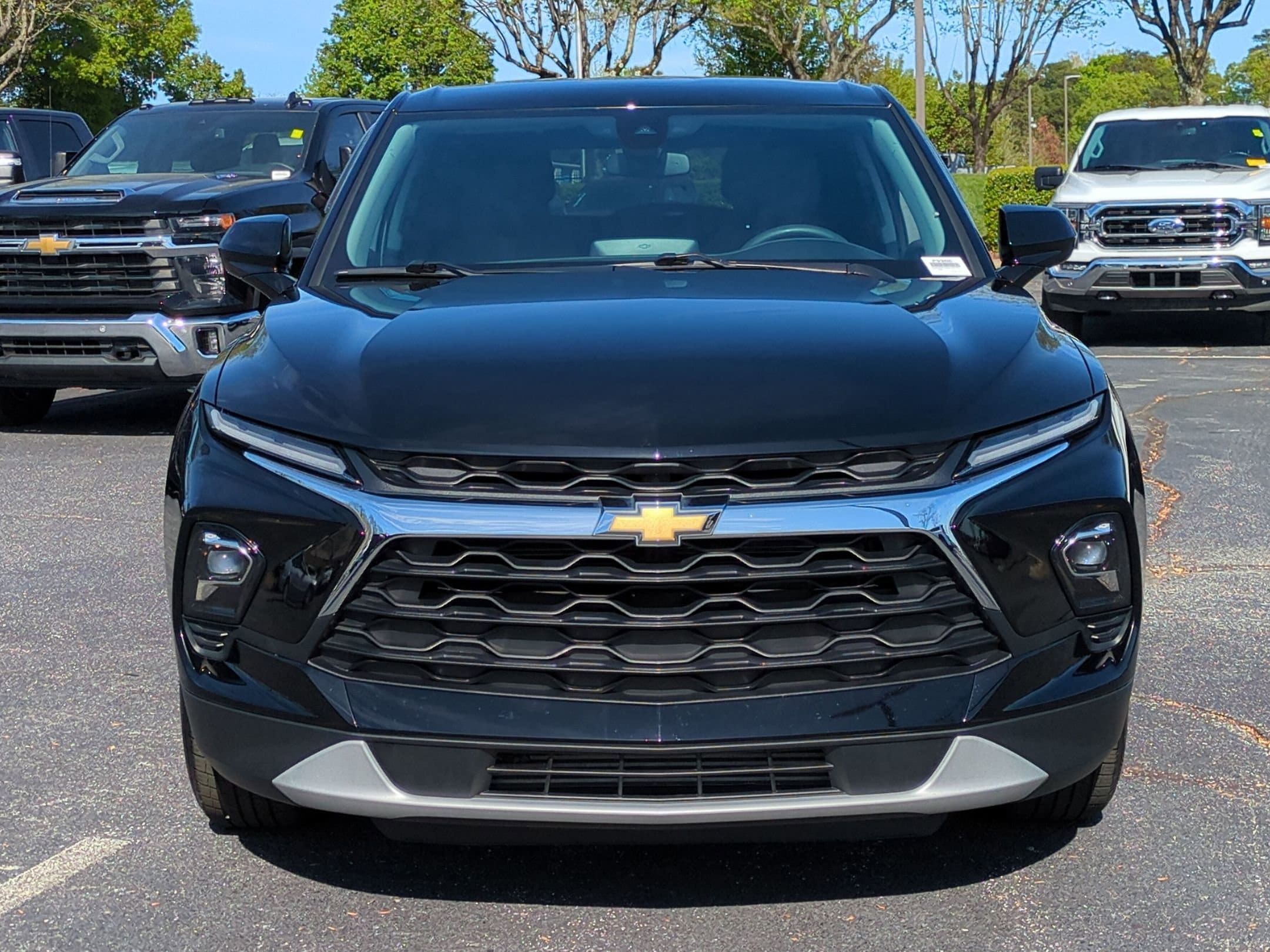 2024 Chevrolet Blazer LT photo 2