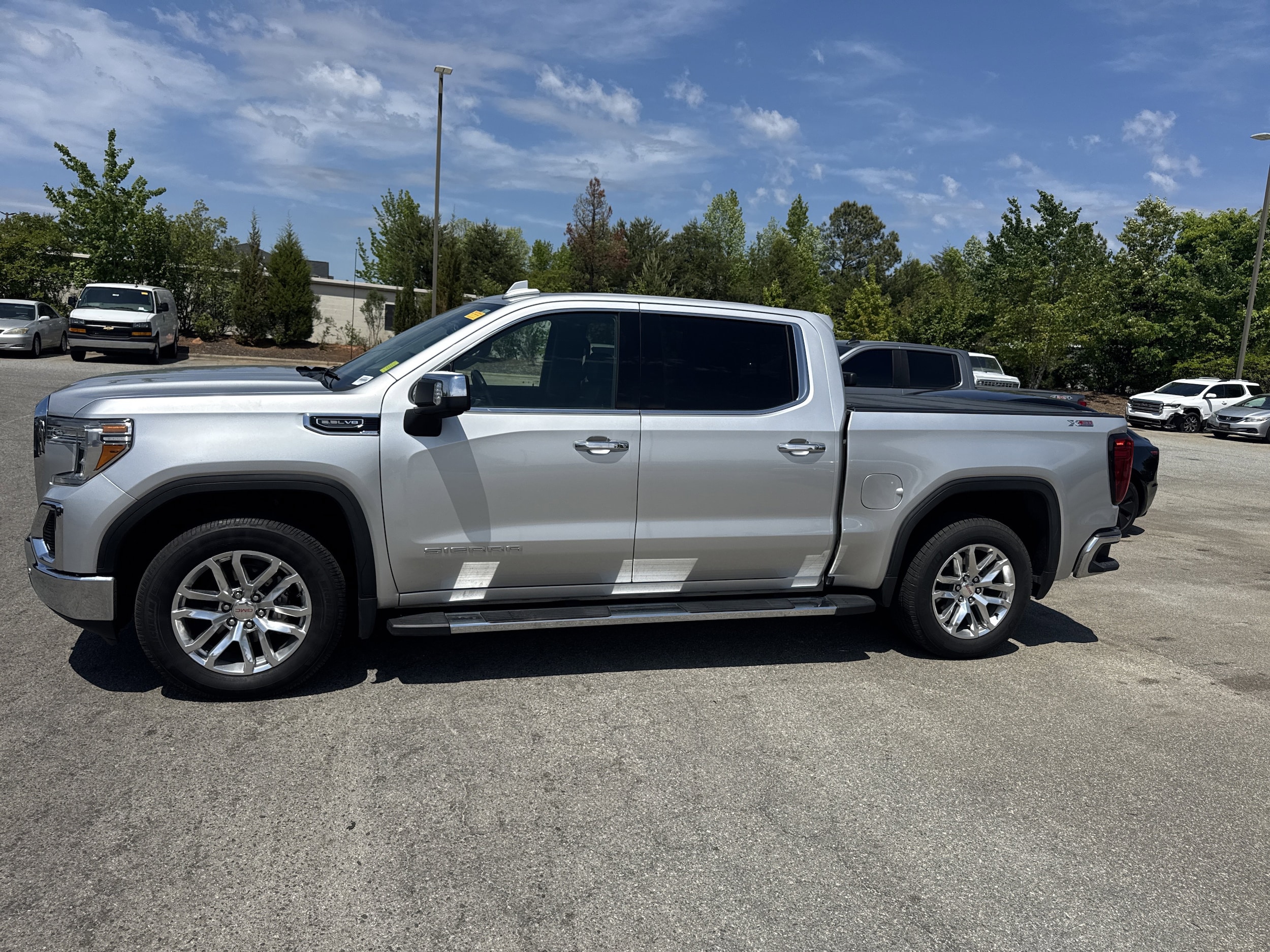 2019 GMC Sierra 1500 SLT photo 6