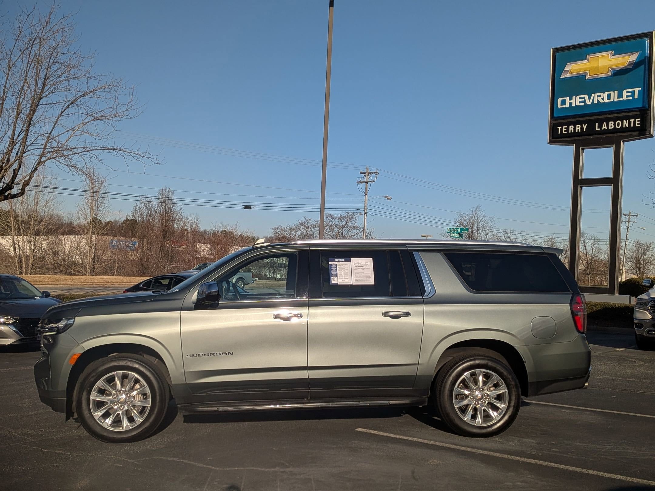 2024 Chevrolet Suburban Premier photo 5