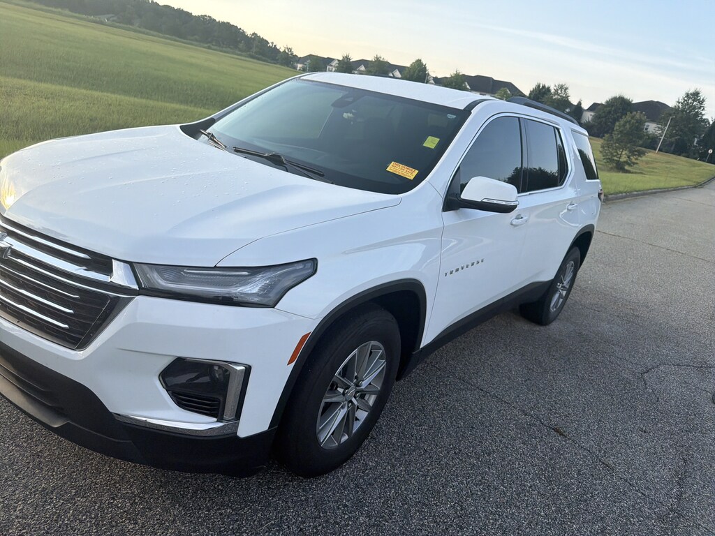 Used 2023 Chevrolet Traverse LT Cloth SUV