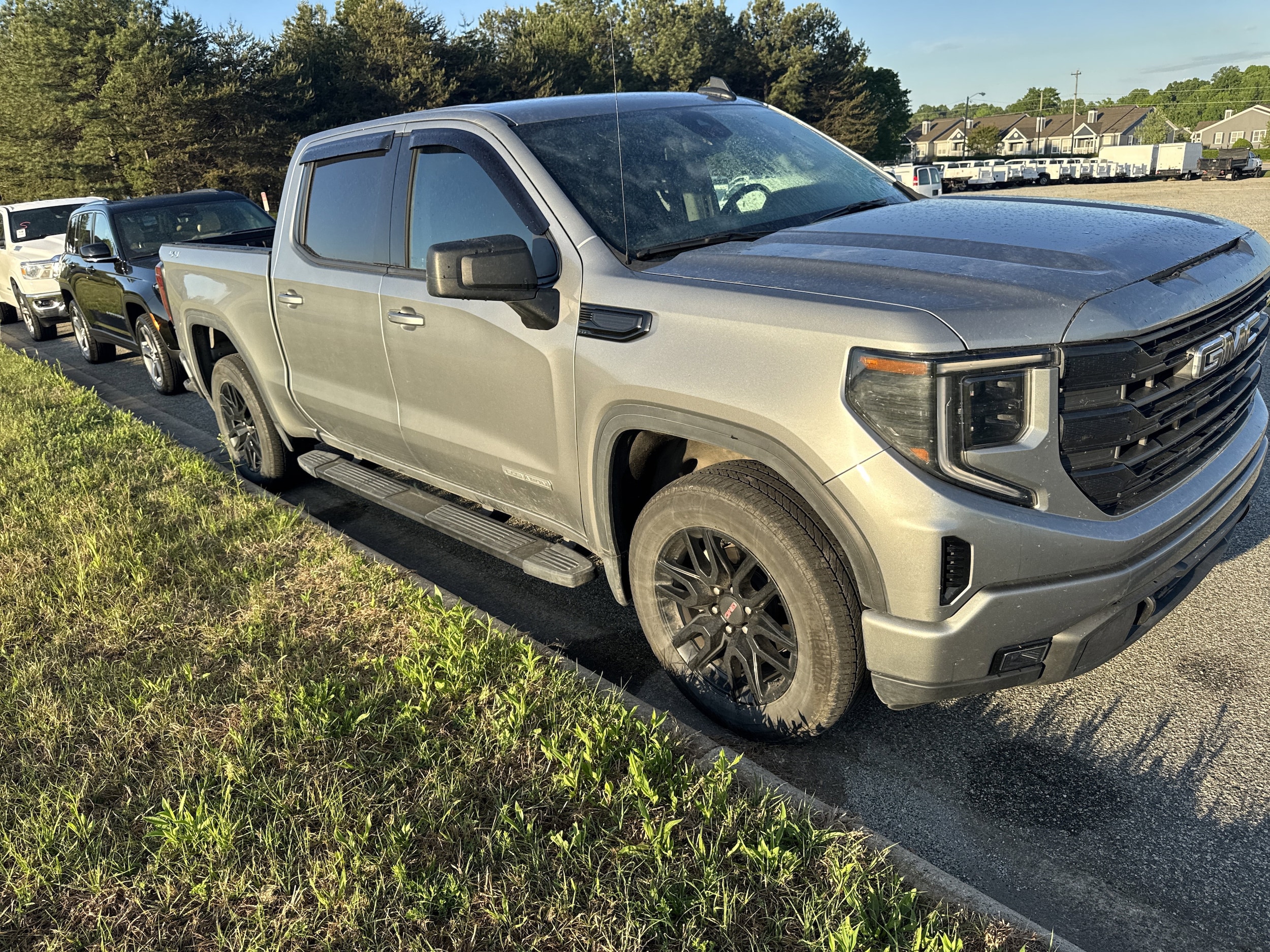 2024 GMC Sierra 1500 Elevation photo 2