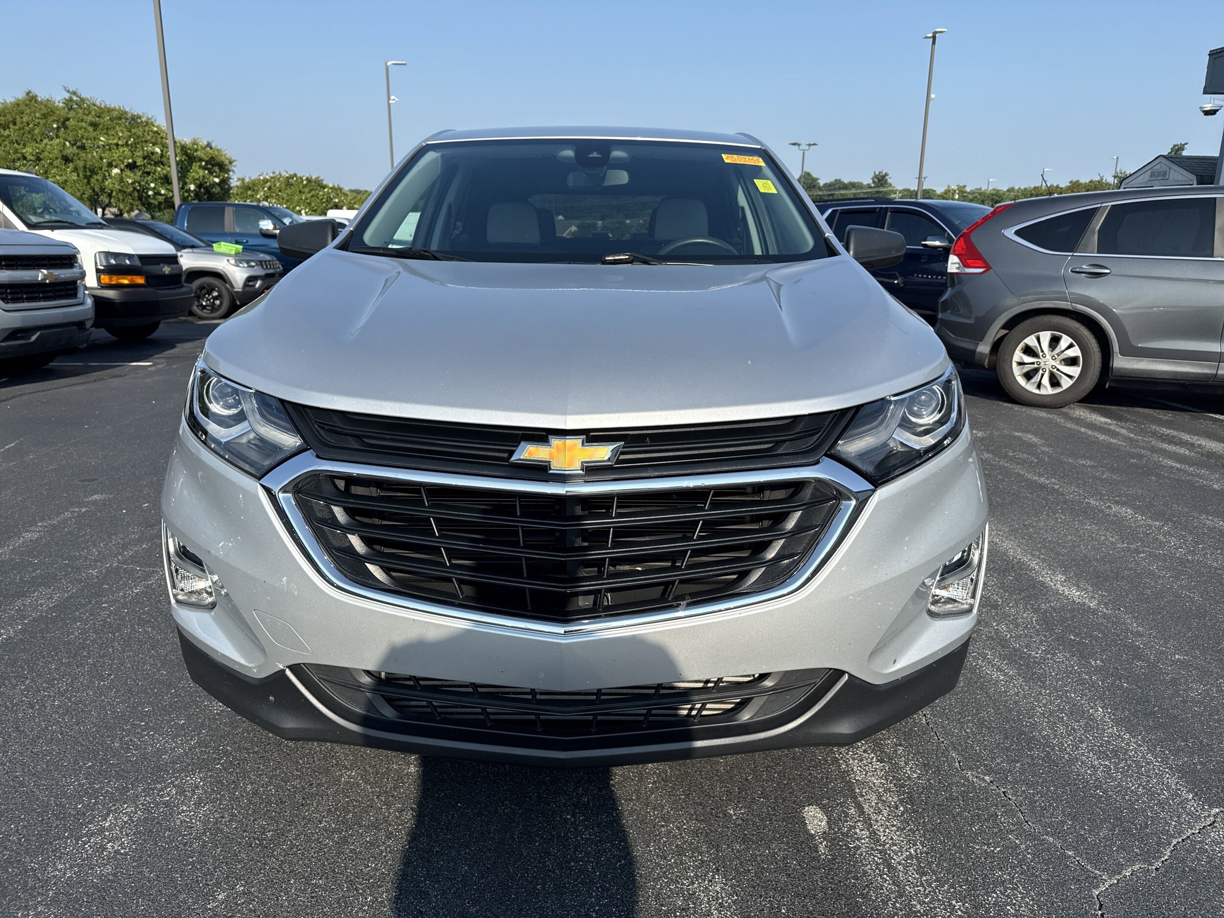 2021 Chevrolet Equinox LS photo 2