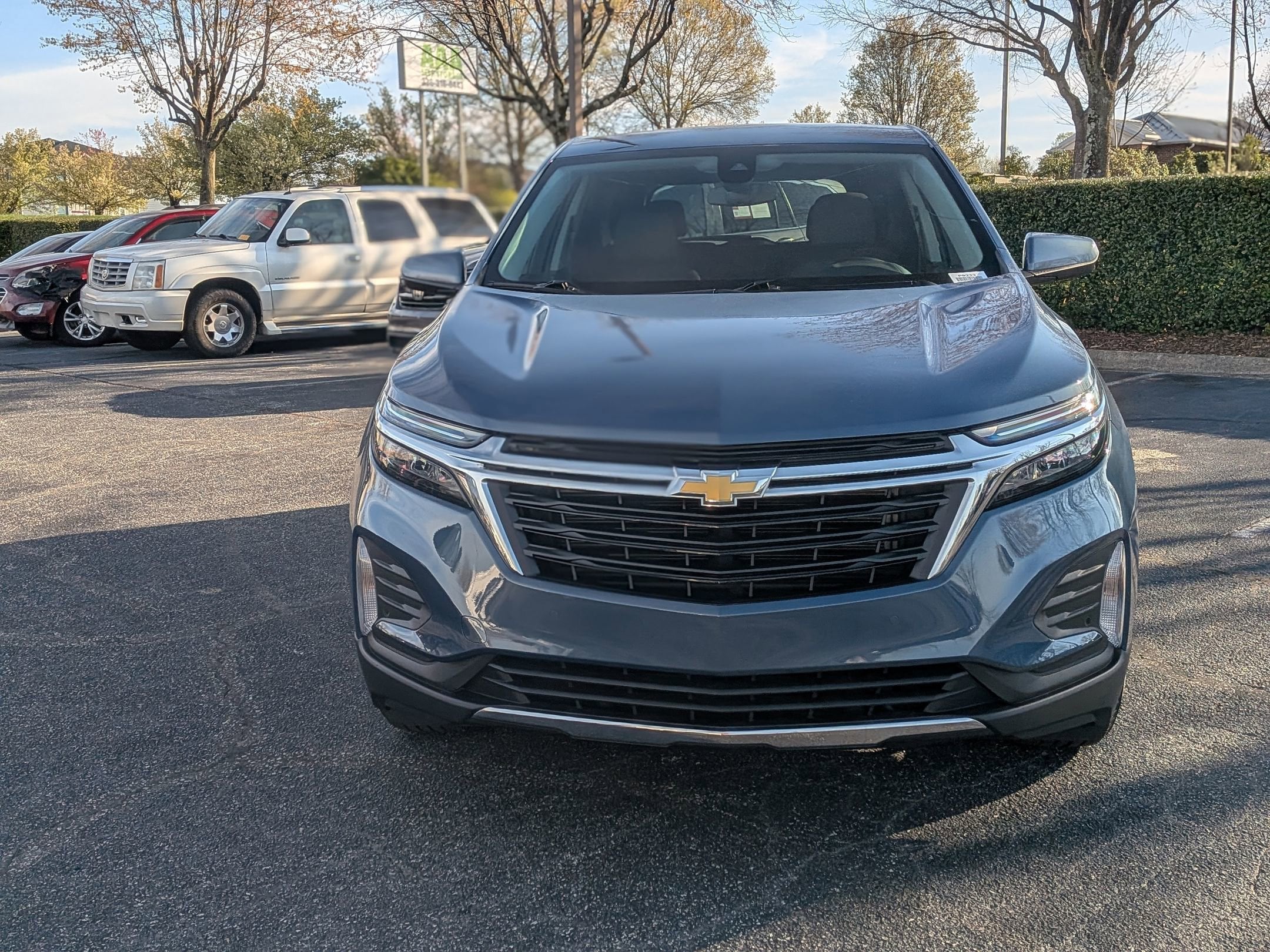 2024 Chevrolet Equinox LT photo 2