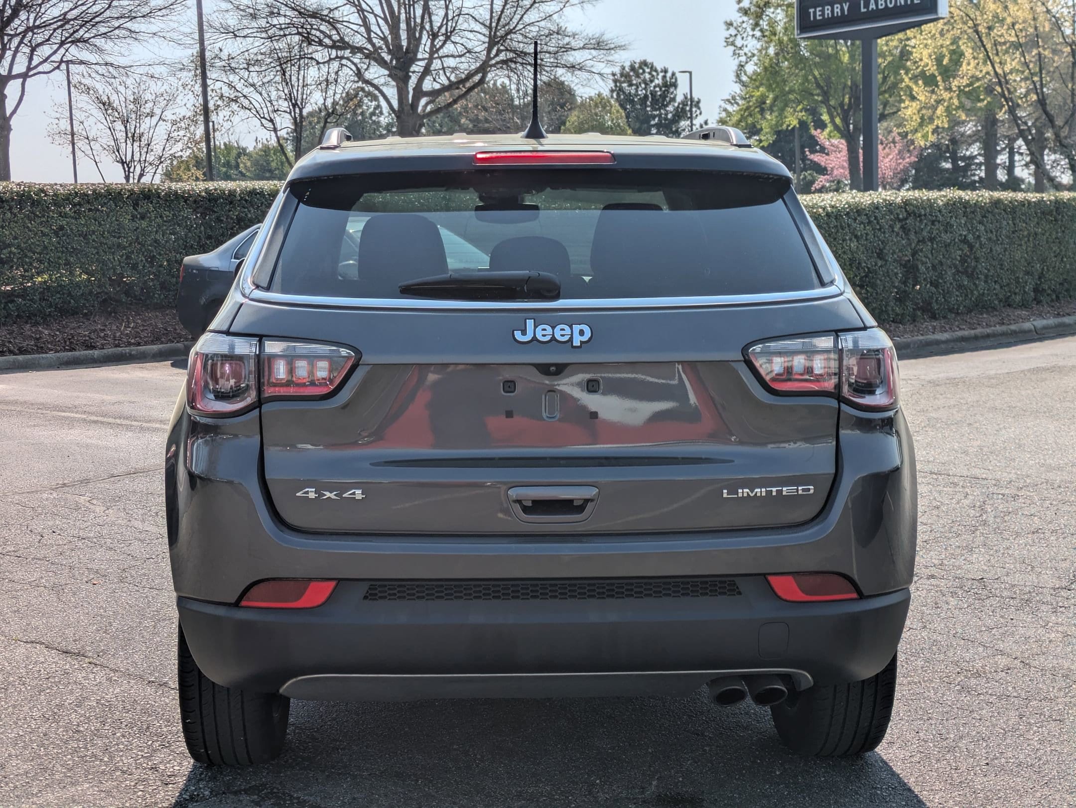 2022 Jeep Compass Limited photo 3
