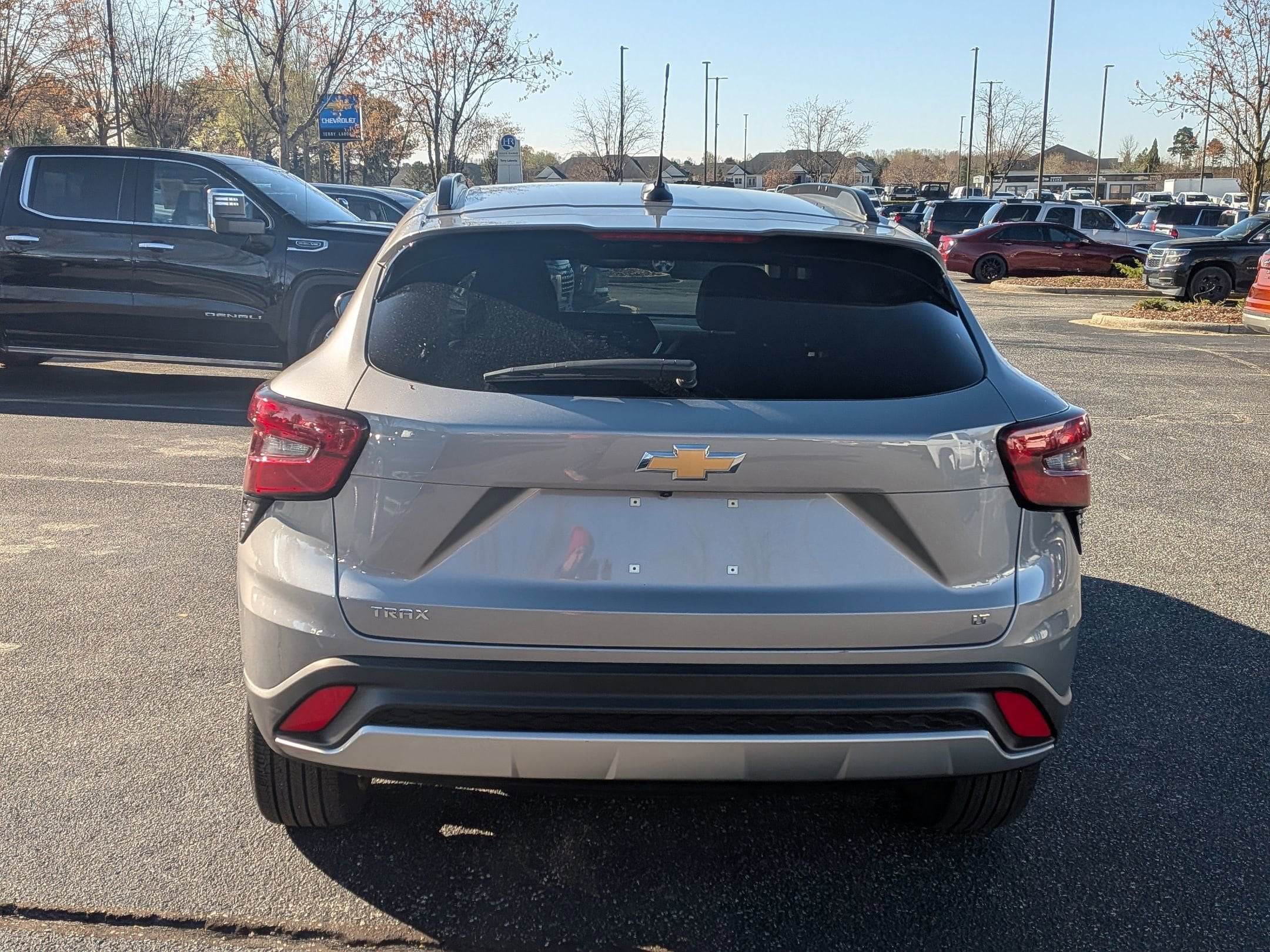 2025 Chevrolet Trax LT photo 3