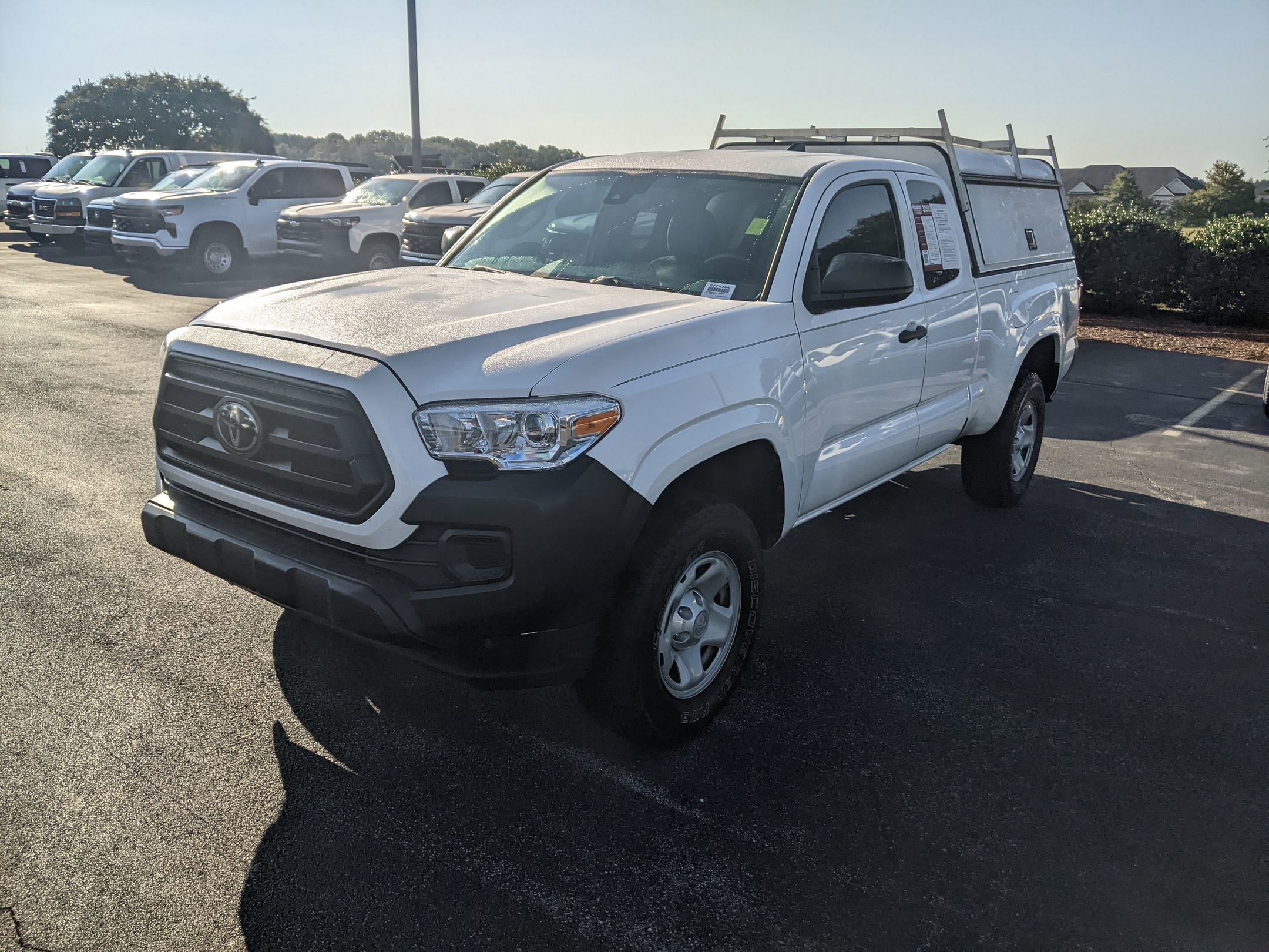 2022 Toyota Tacoma SR photo 3