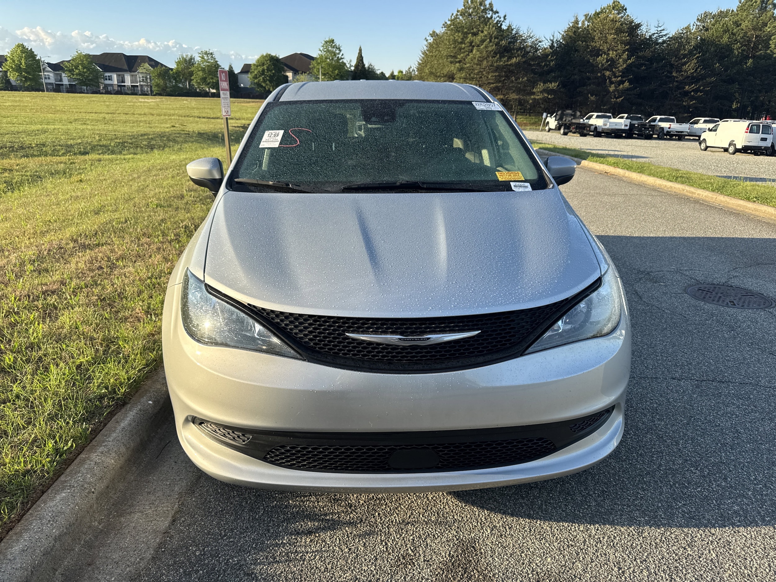 2023 Chrysler Voyager LX photo 3