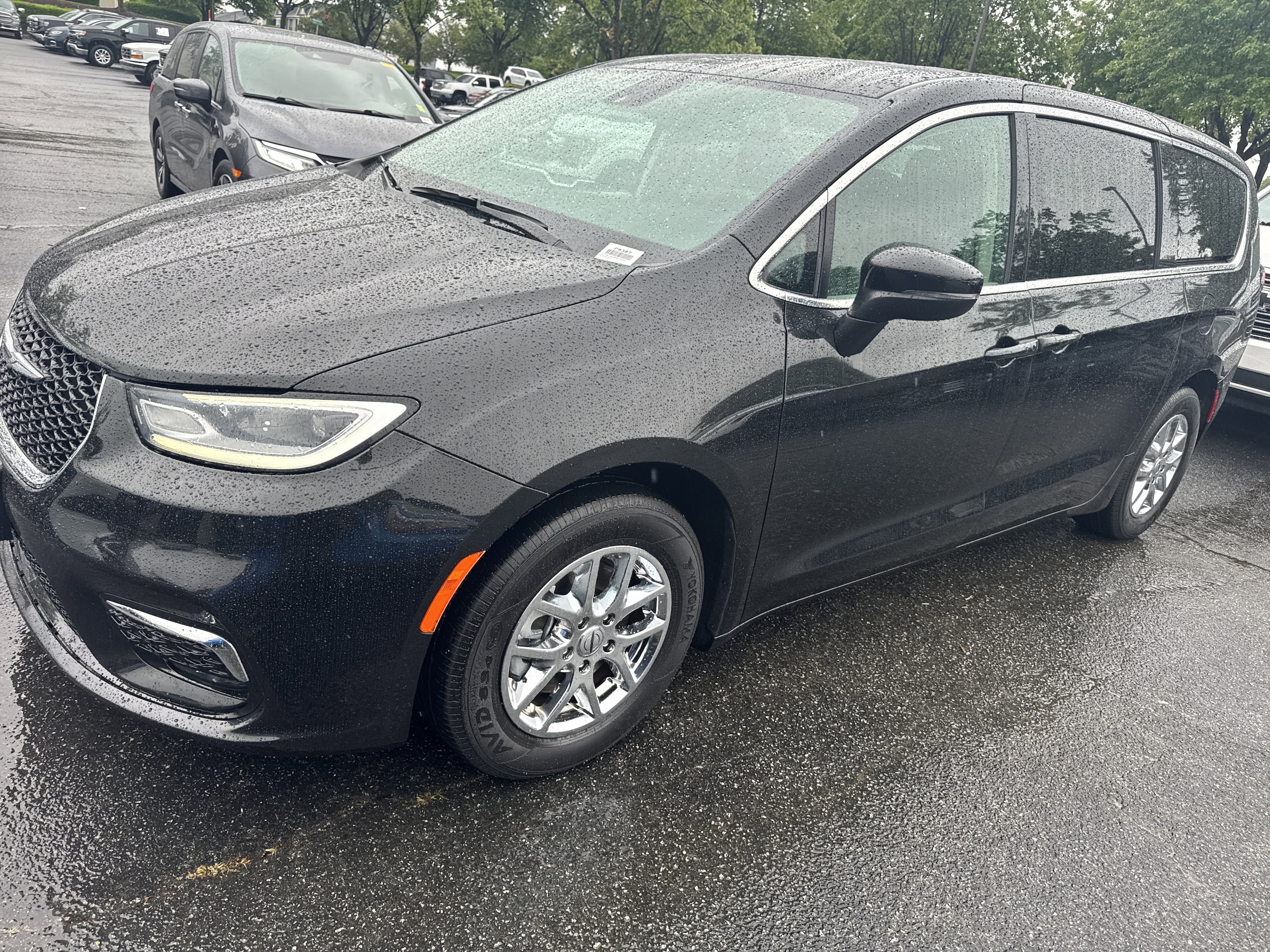 2023 Chrysler Pacifica Touring L photo 5