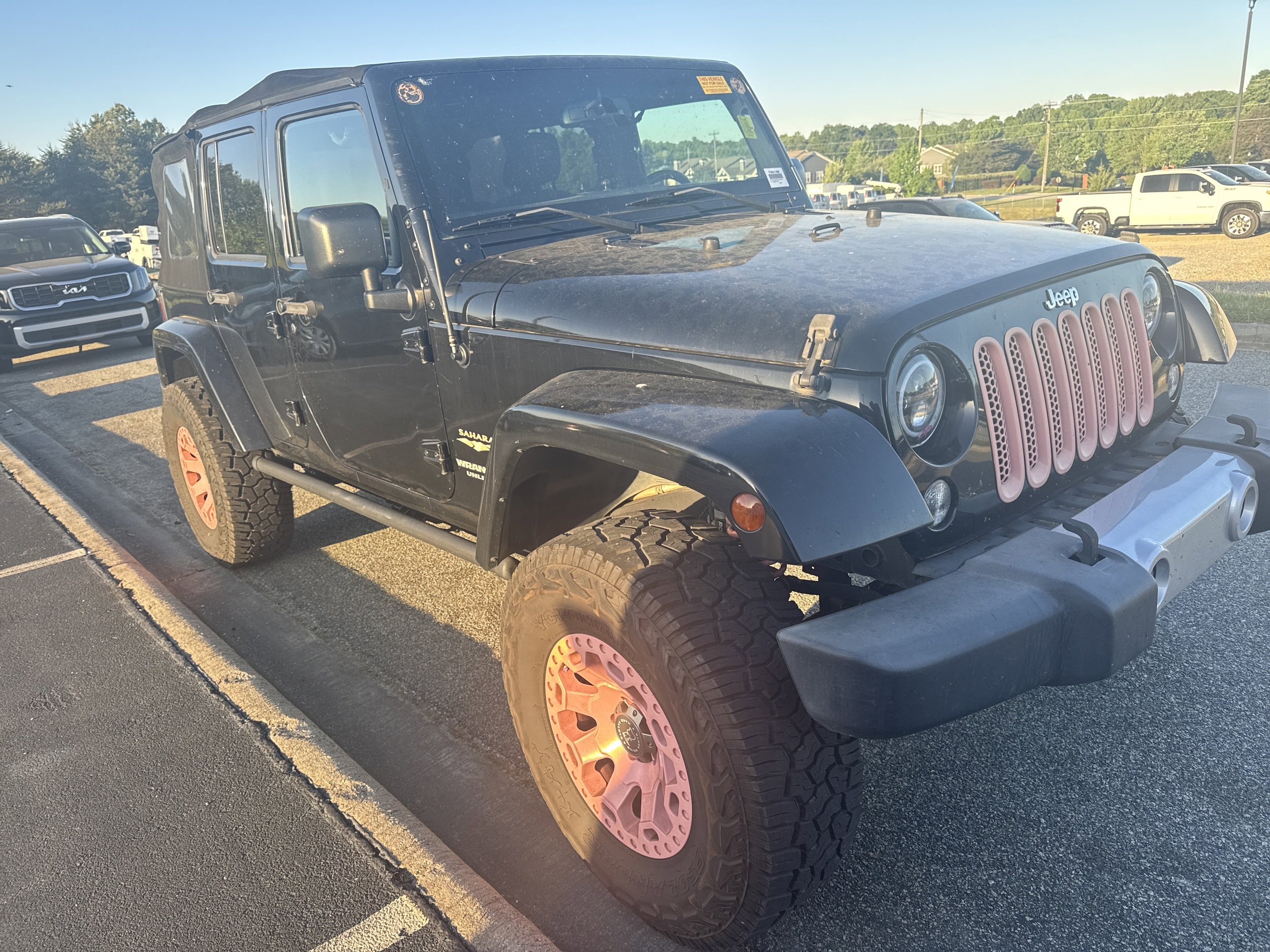 2015 Jeep Wrangler Unlimited Sahara photo 2