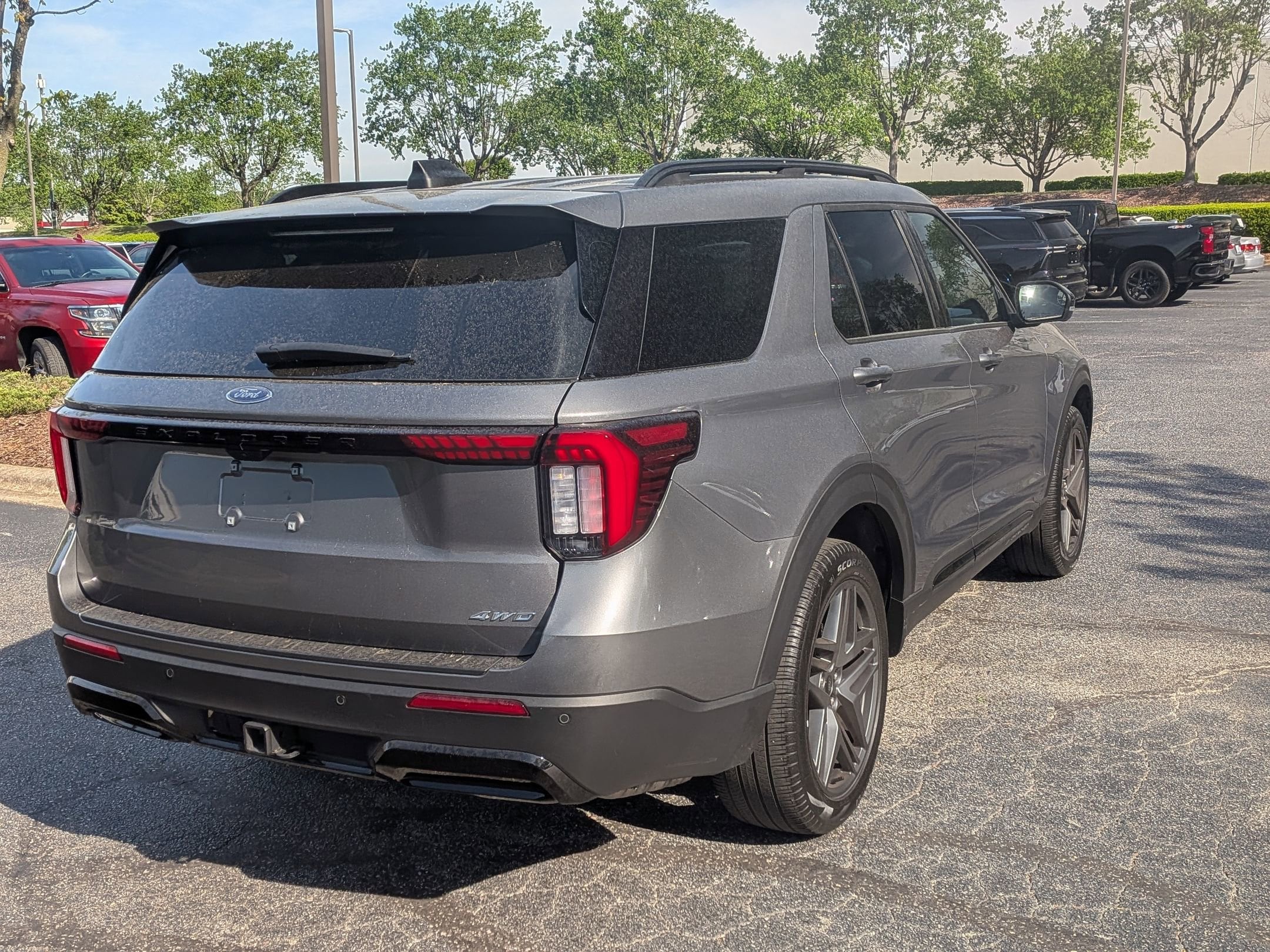 2025 Ford Explorer ST-Line photo 3
