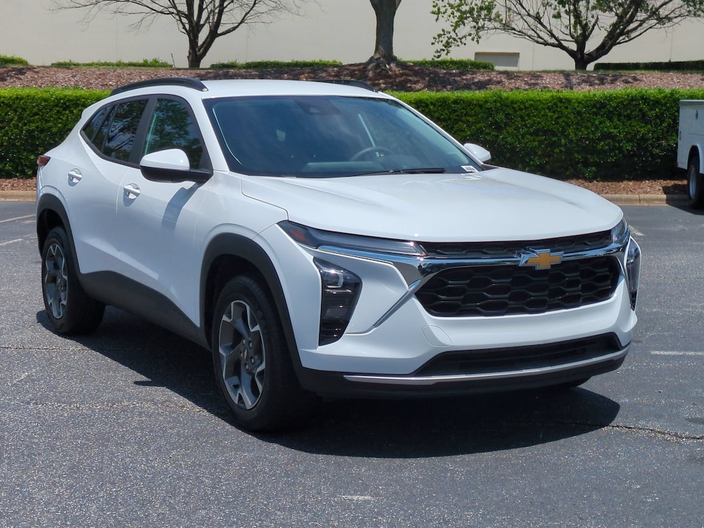 Used 2024 Chevrolet Trax LT SUV