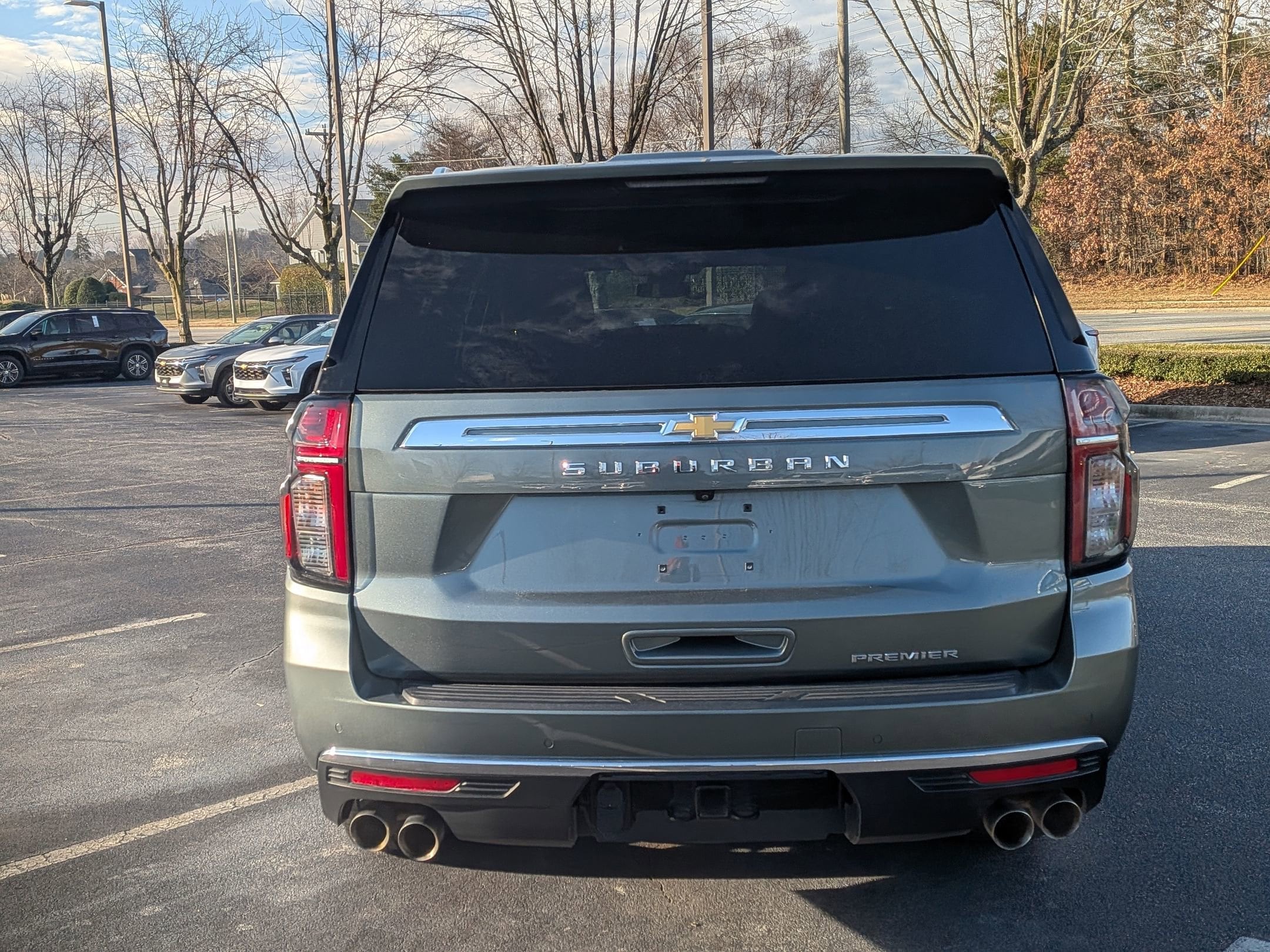 2024 Chevrolet Suburban Premier photo 3