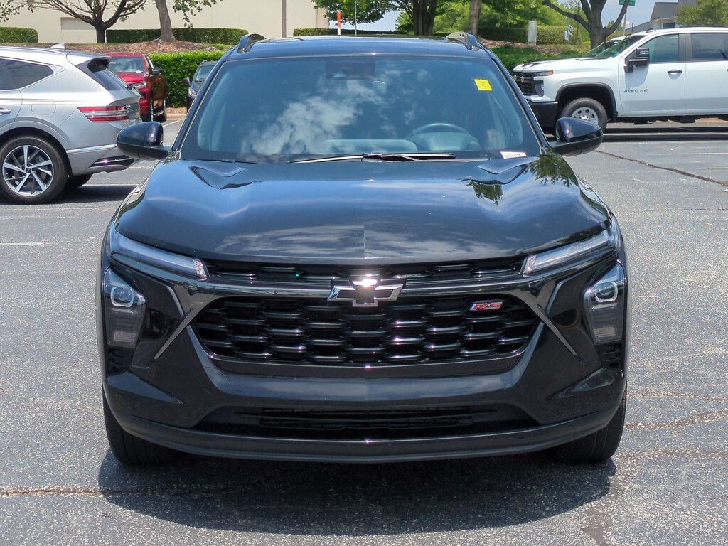 Used 2025 Chevrolet Trax 2RS SUV