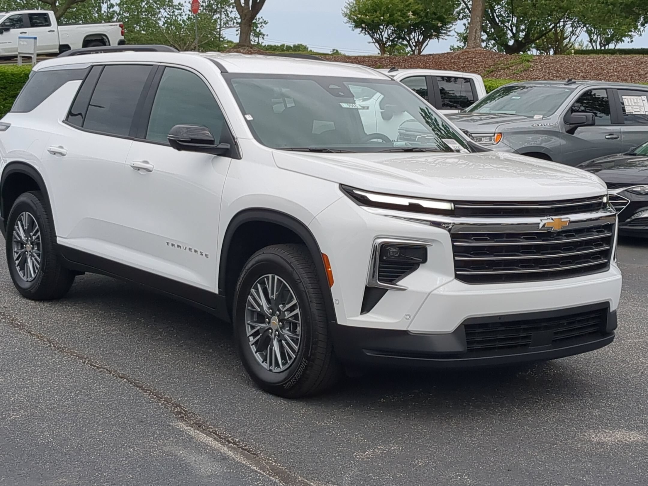 2026 Chevrolet Traverse FWD LT SUV