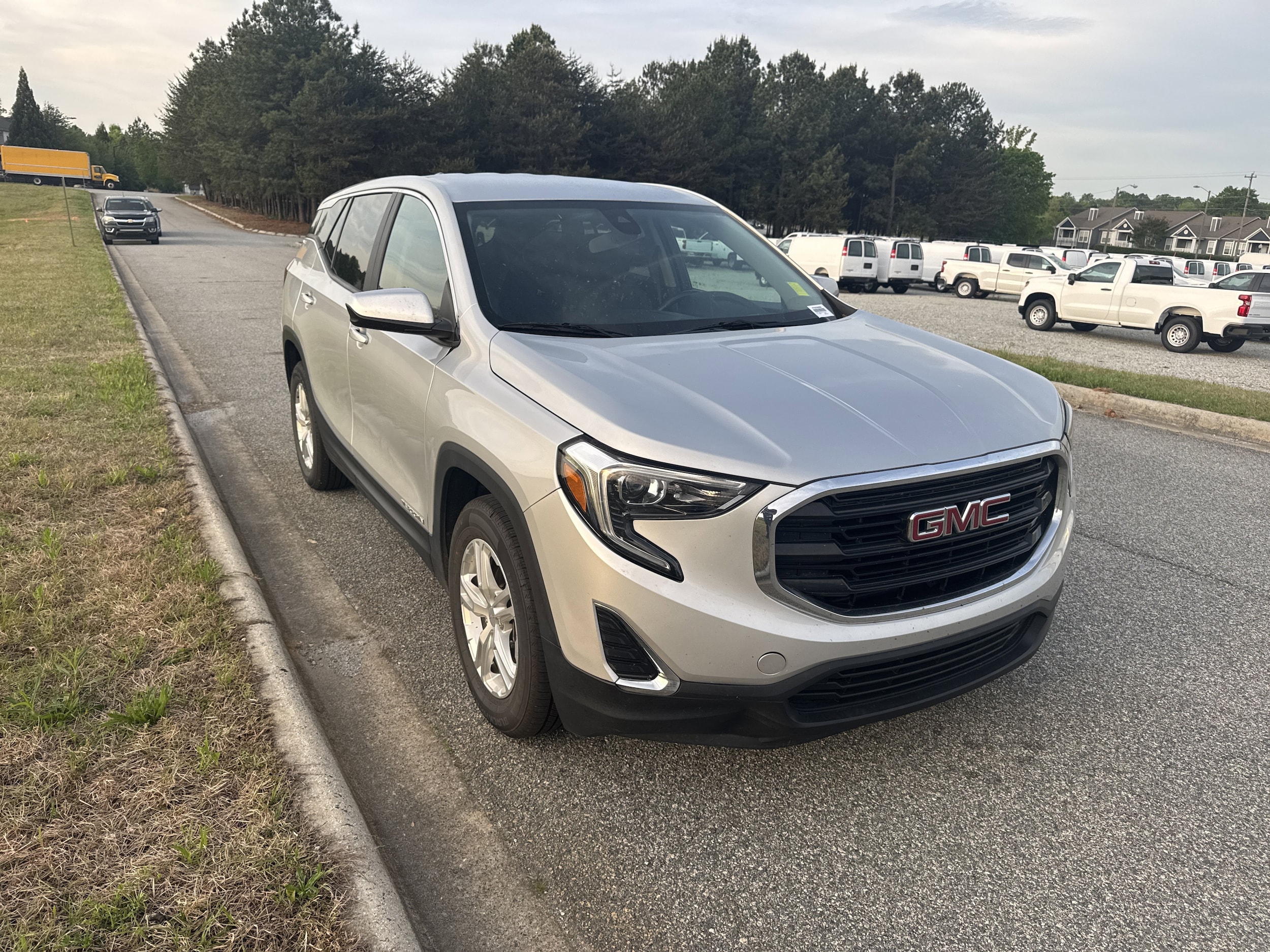 2021 GMC Terrain SLE photo 2