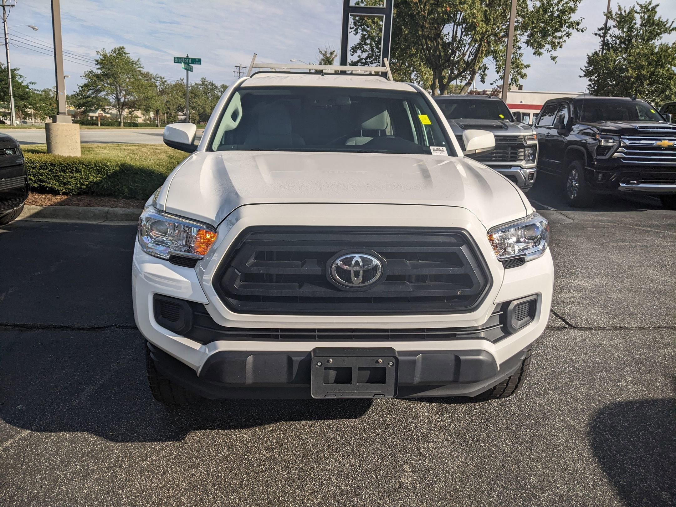 2022 Toyota Tacoma SR photo 2