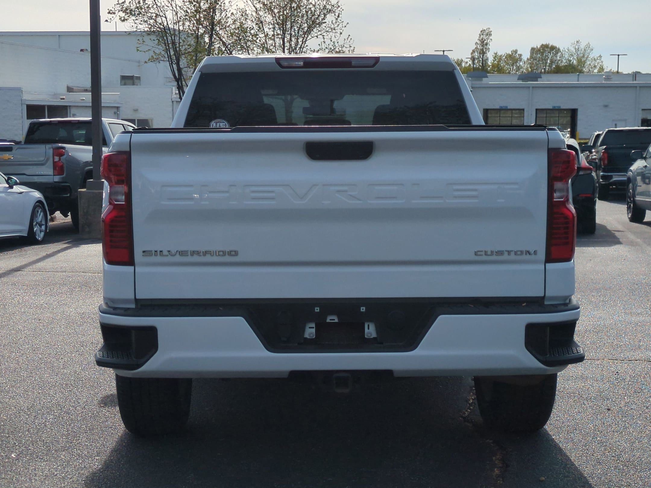 2022 Chevrolet Silverado 1500 Custom photo 3