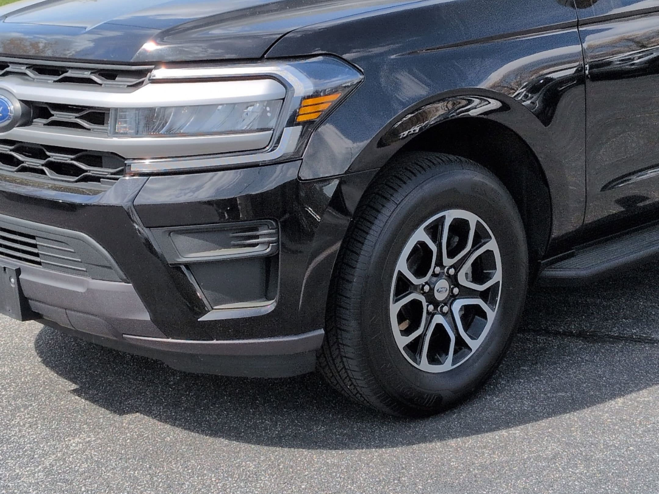 2024 Ford Expedition Max XLT photo 4