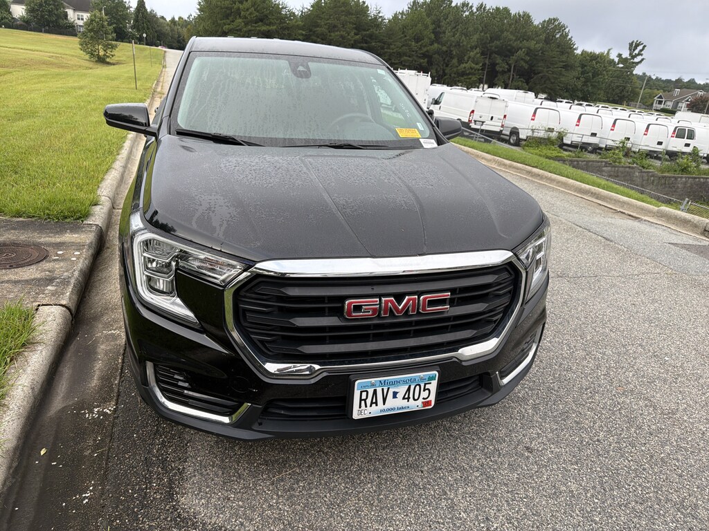 Used 2024 GMC Terrain SLE SUV