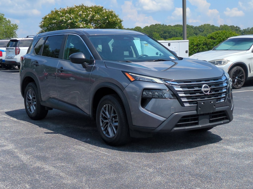 Used 2024 Nissan Rogue S SUV