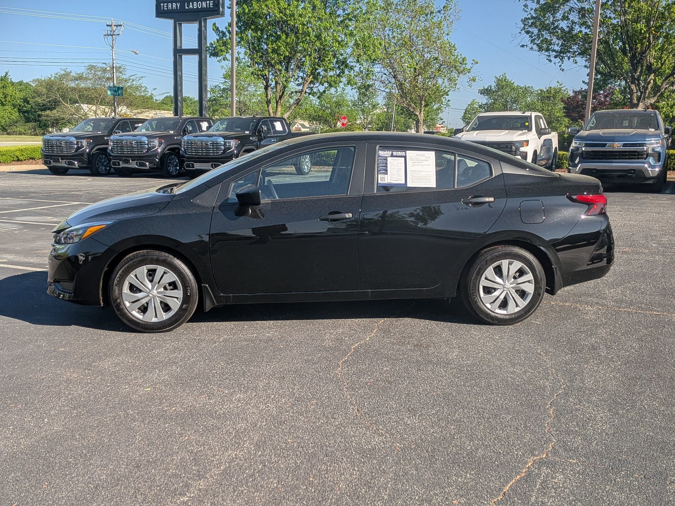 2025 Nissan Versa S photo 5