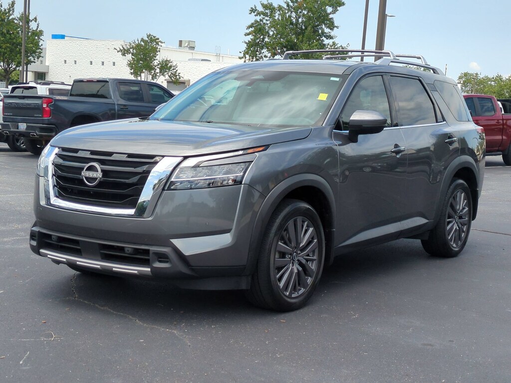 Used 2023 Nissan Pathfinder SL SUV