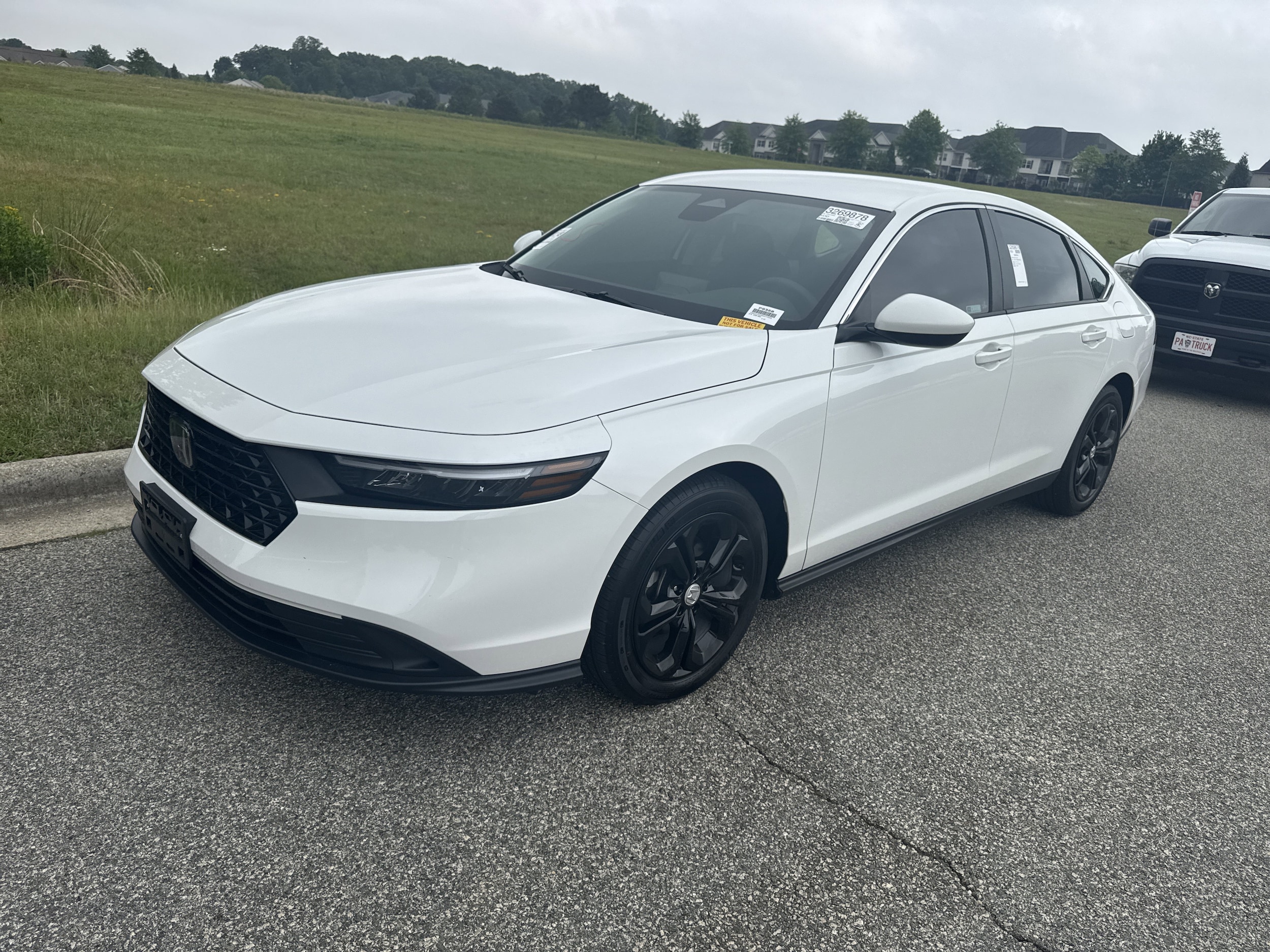 2025 Honda Accord LX photo 4