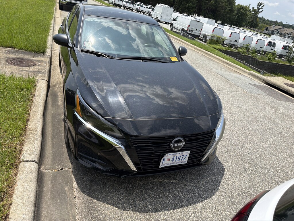 Used 2025 Nissan Altima SV Sedan