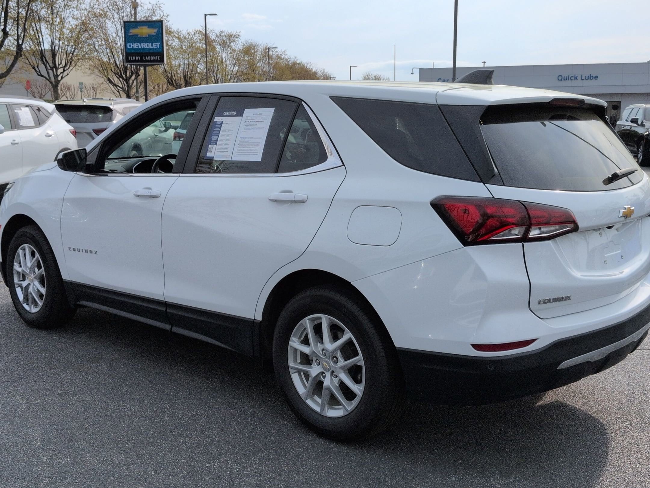 2023 Chevrolet Equinox LT photo 3
