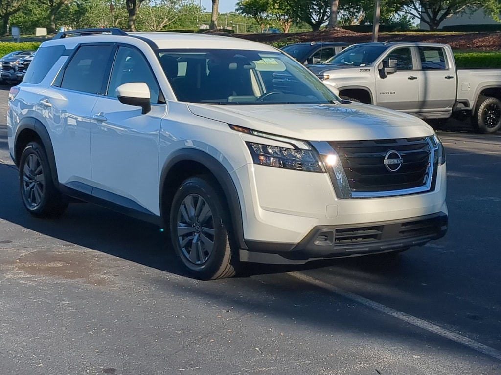 Used 2025 Nissan Pathfinder SV SUV