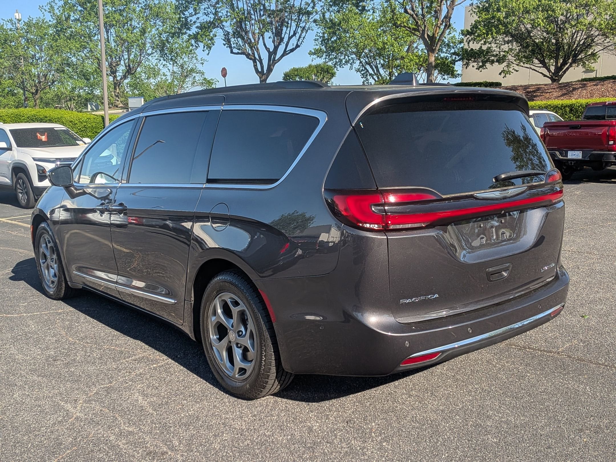 2022 Chrysler Pacifica Limited photo 6