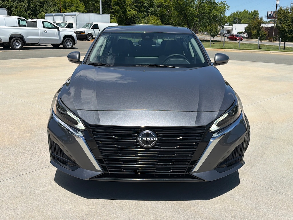 Used 2025 Nissan Altima SV Sedan