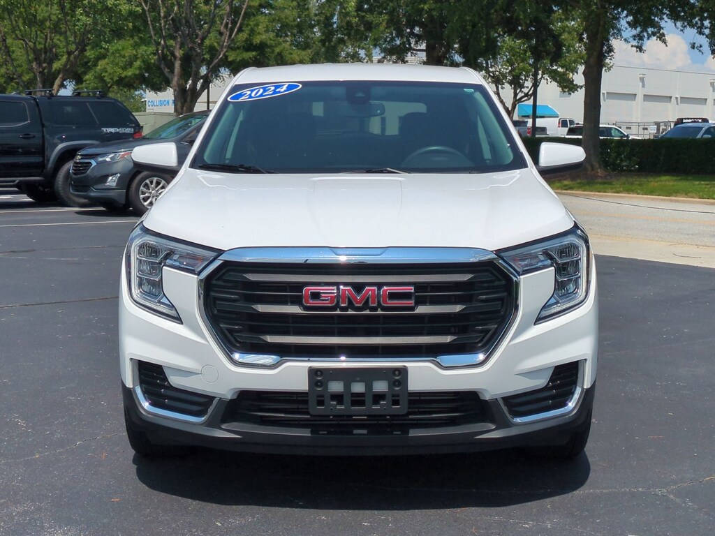Used 2024 GMC Terrain SLE SUV