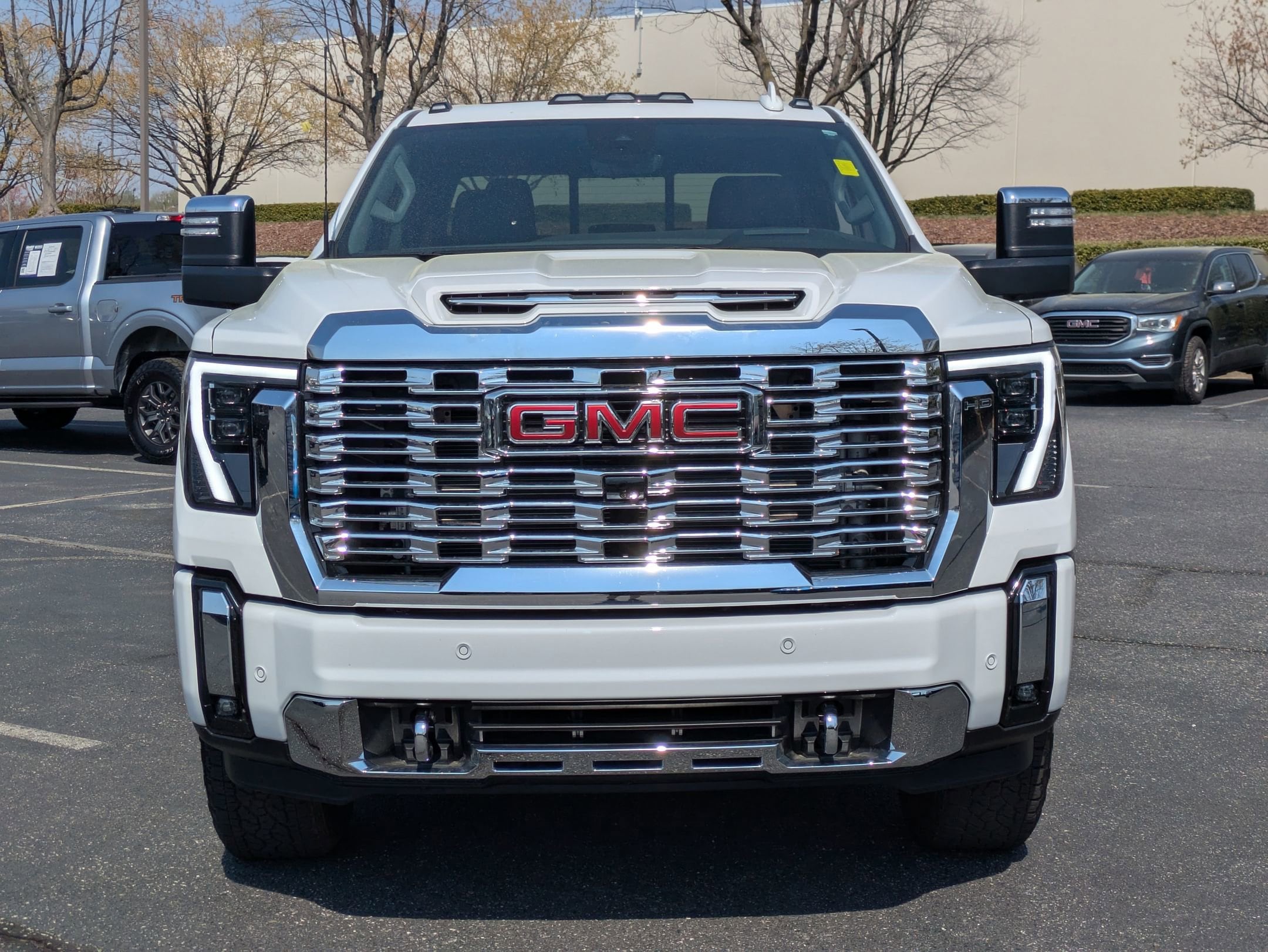 2026 GMC Sierra 2500HD Denali photo 2