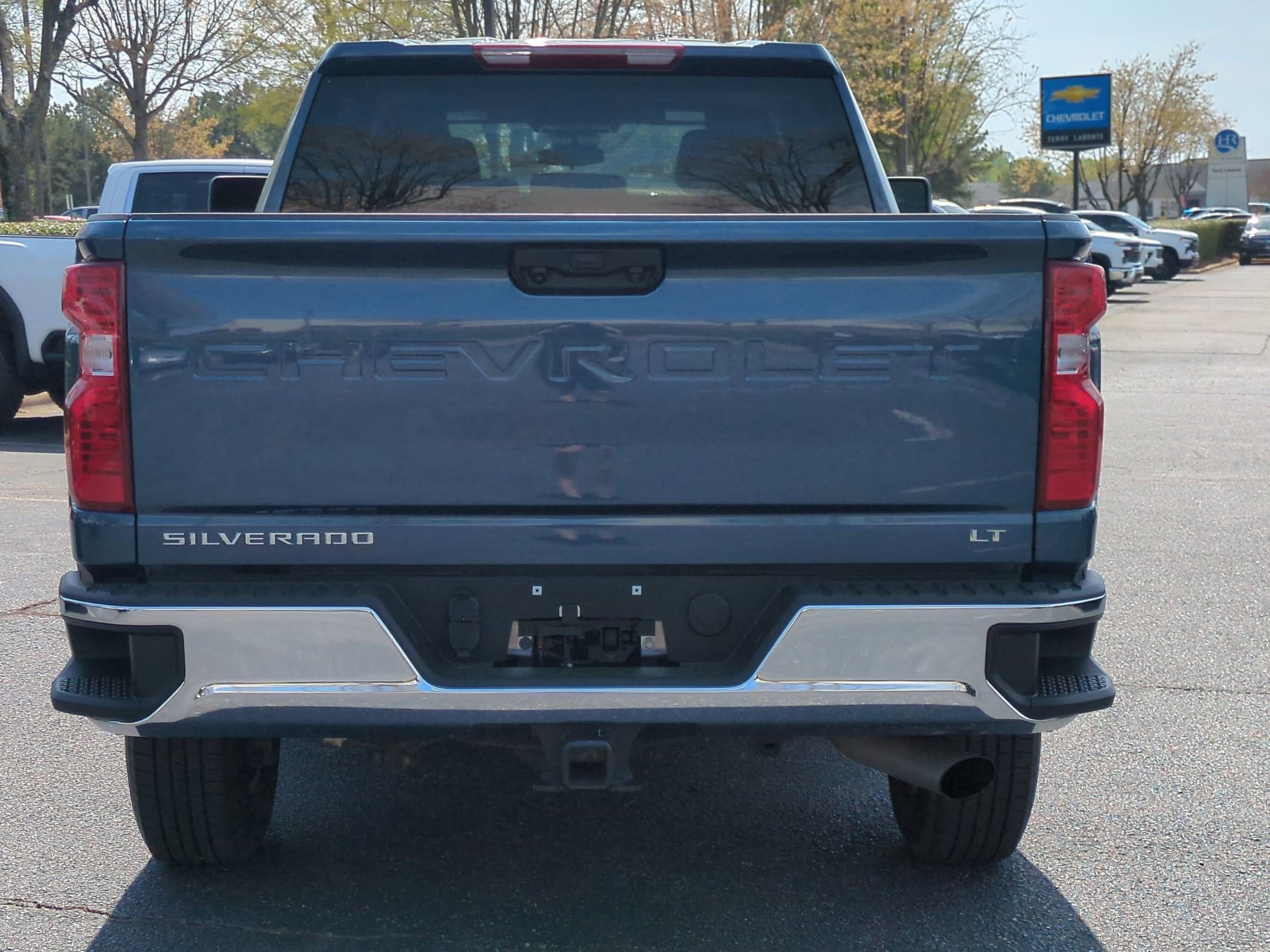 2025 Chevrolet Silverado 2500HD LT photo 3