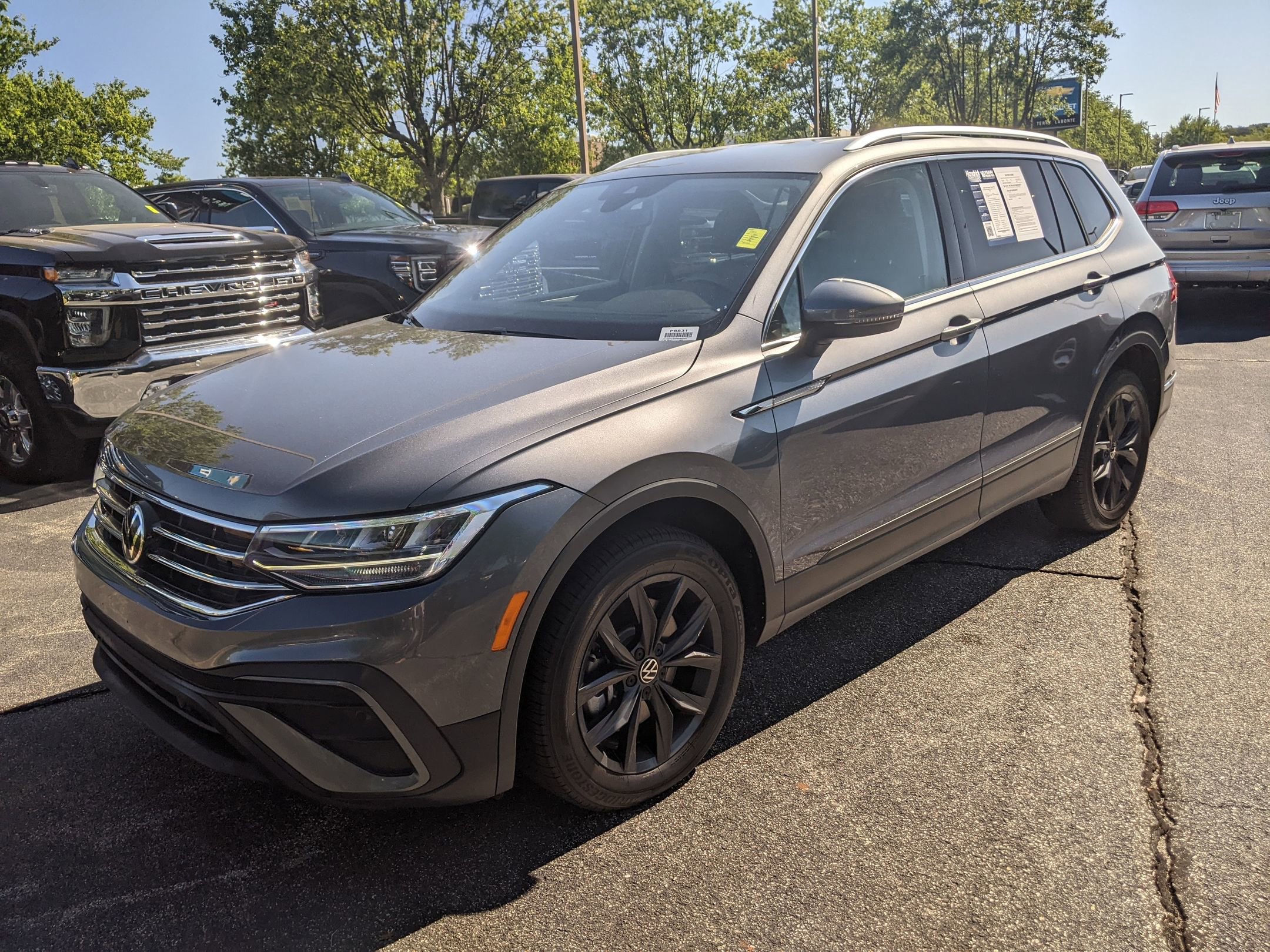 2024 Volkswagen Tiguan SE Wolfsburg Edition photo 2