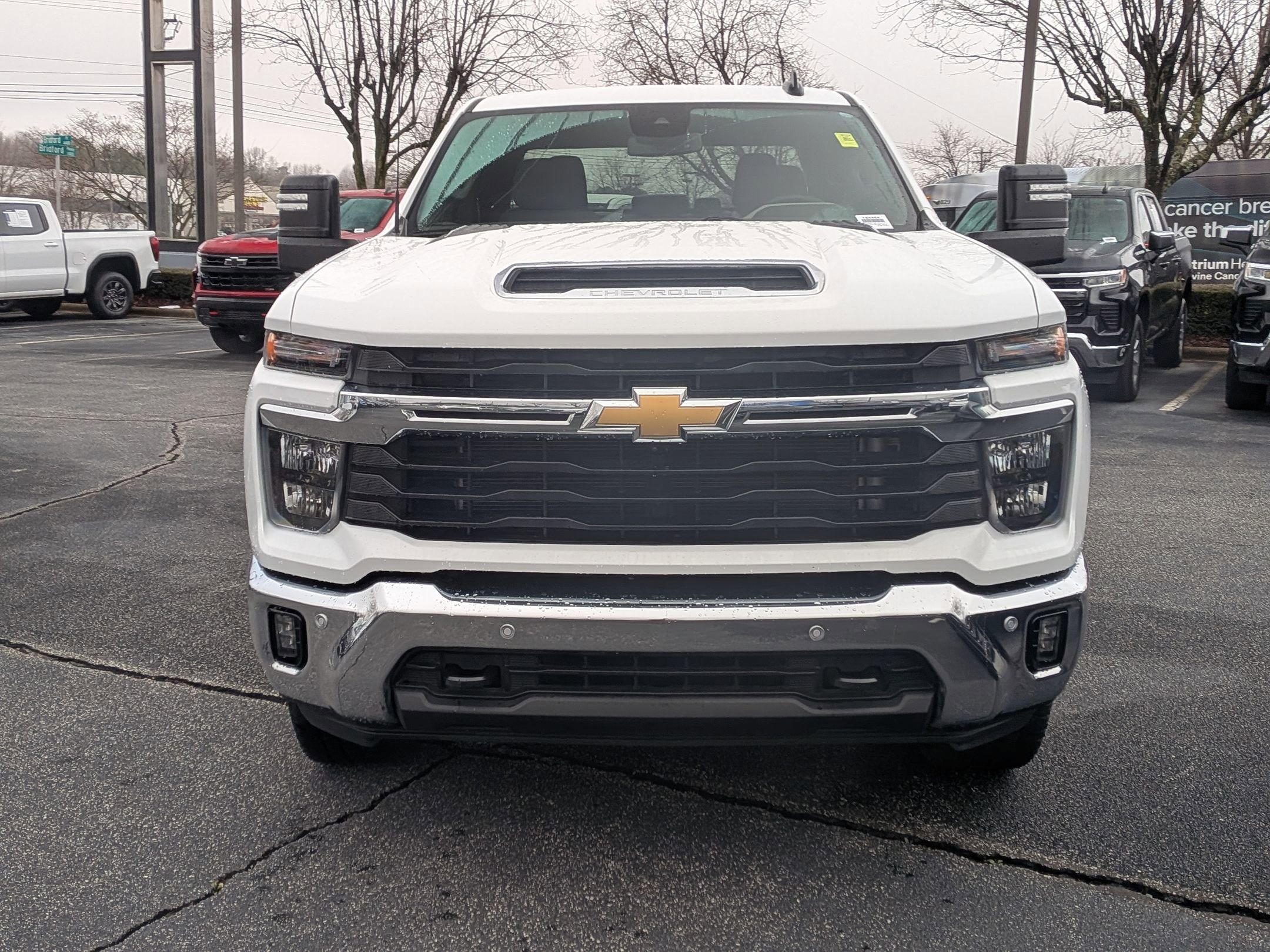 2025 Chevrolet Silverado 2500HD LT photo 2