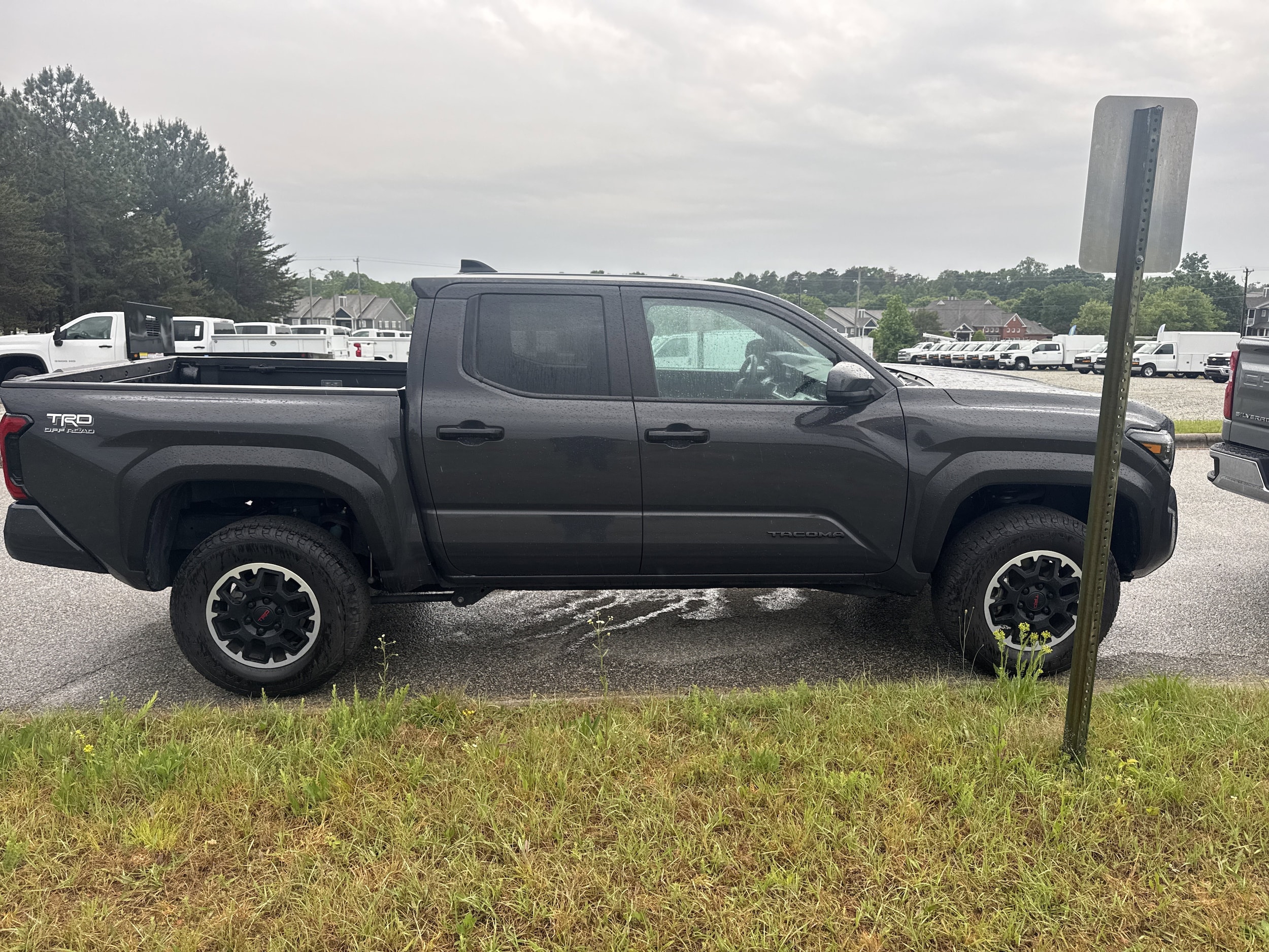 2024 Toyota Tacoma 4WD TRD Off Road photo 2