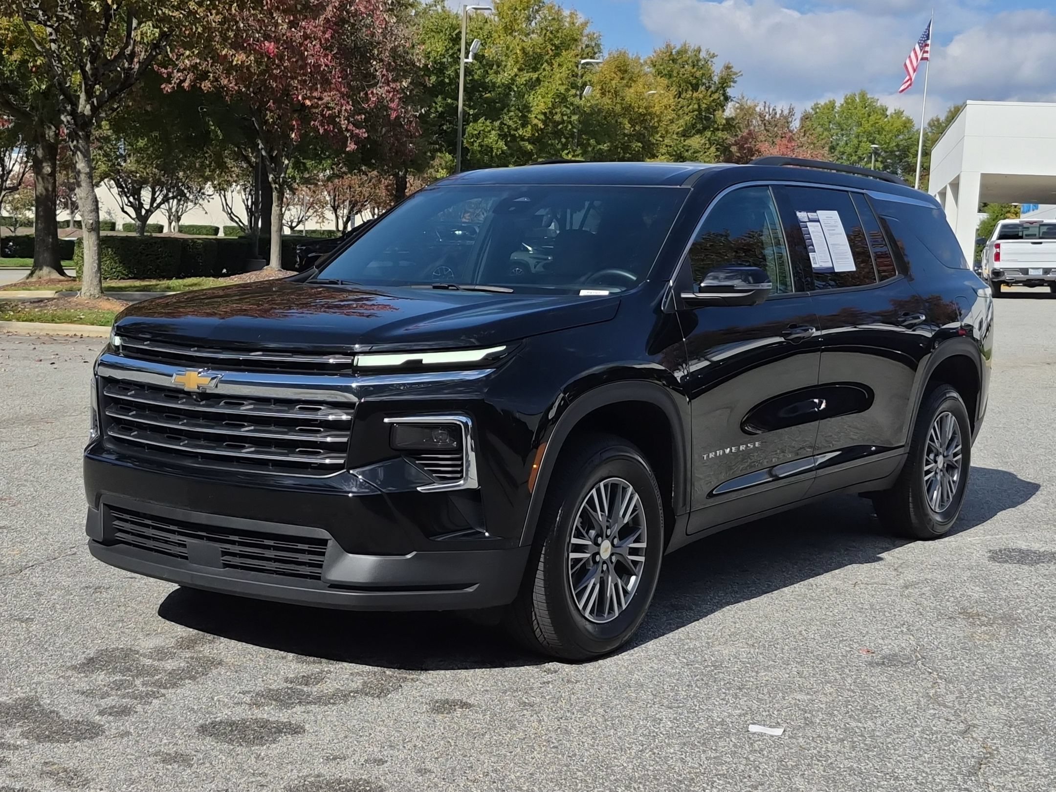 Used 2026 Chevrolet Traverse FWD LT SUV