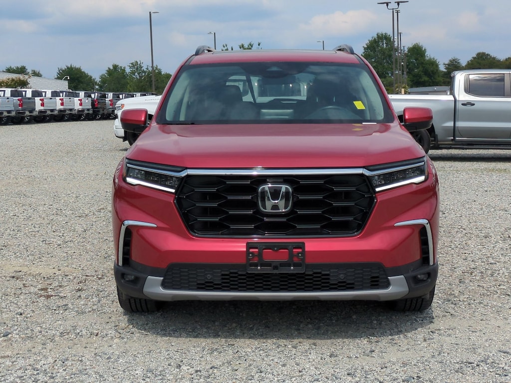 Used 2025 Honda Pilot Touring SUV
