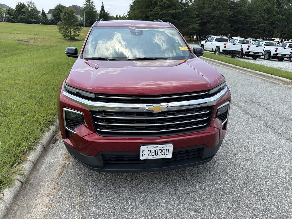 Used 2025 Chevrolet Traverse AWD LT SUV