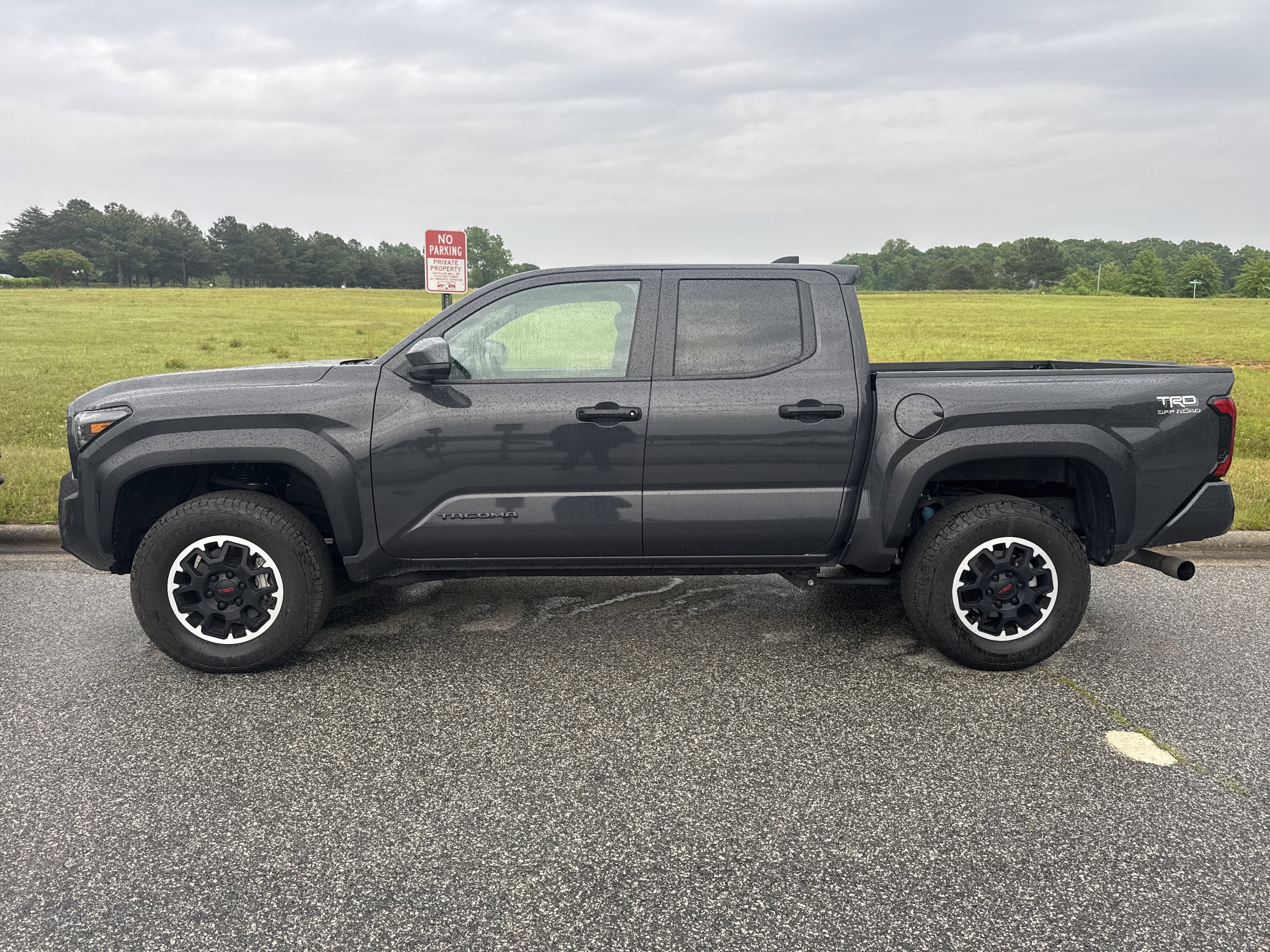 2024 Toyota Tacoma 4WD TRD Off Road photo 5