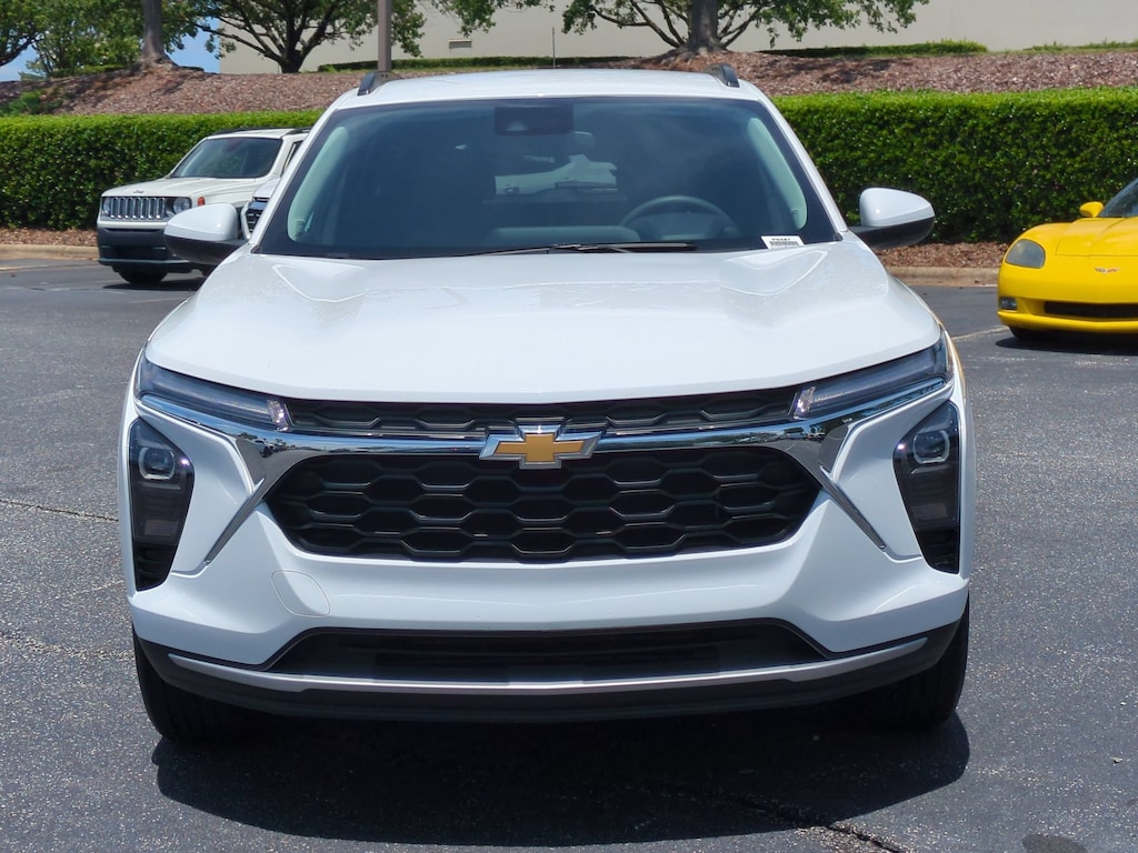 Used 2024 Chevrolet Trax LT SUV