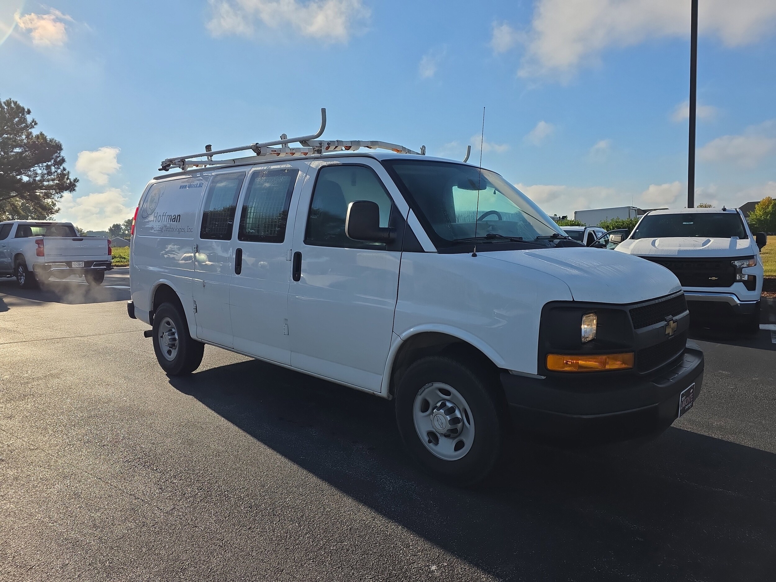 2015 Chevrolet Express Cargo Van photo 2